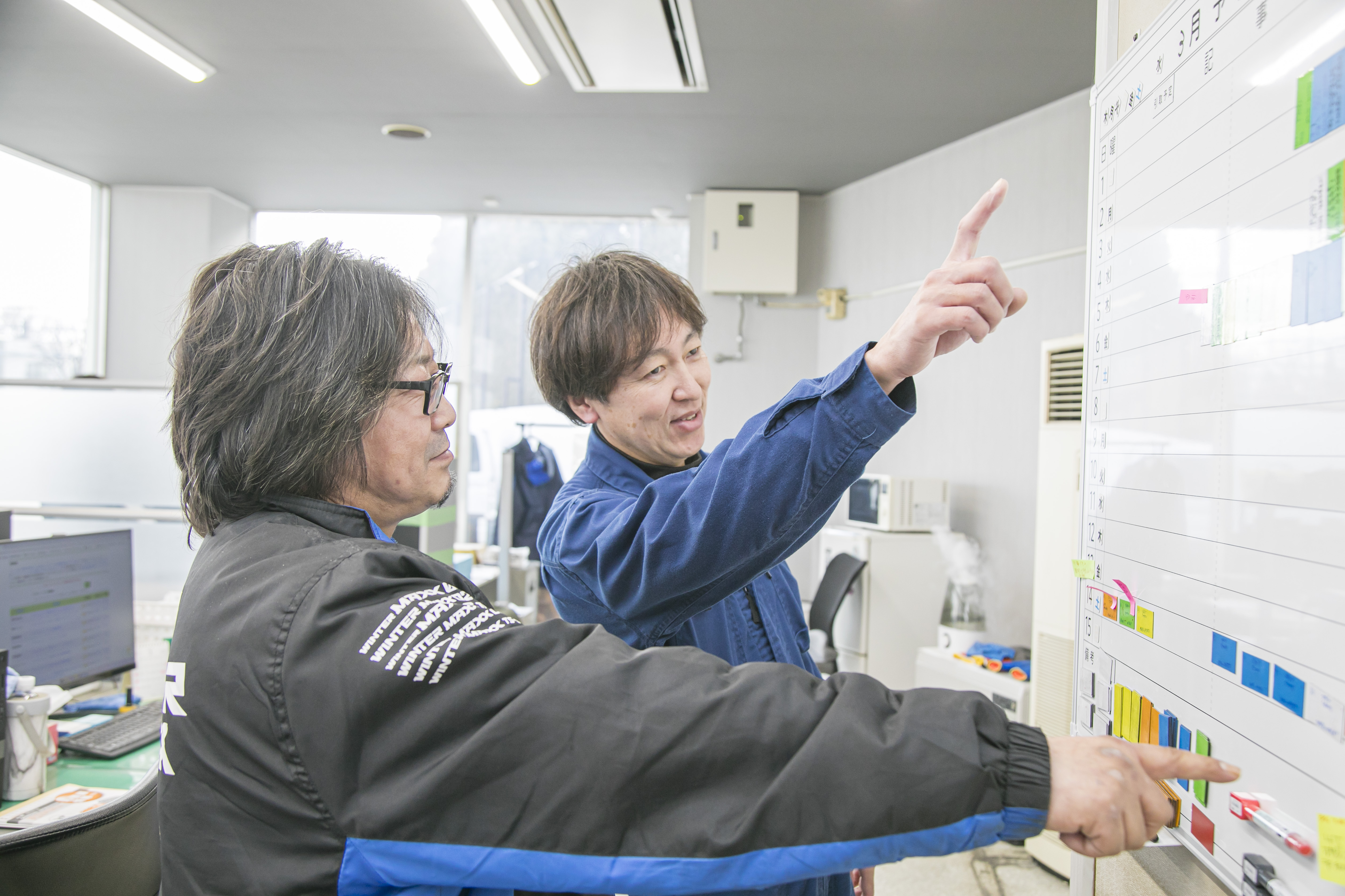 分からないことは都度、先輩や店長に聞ける環境。 辞めるスタッフが非常に少ないのは、働きやすい環境や給与などの待遇面に加えて、この堅苦しくない、新人さんも馴染みやすい居心地の良さがあるからだと思います。