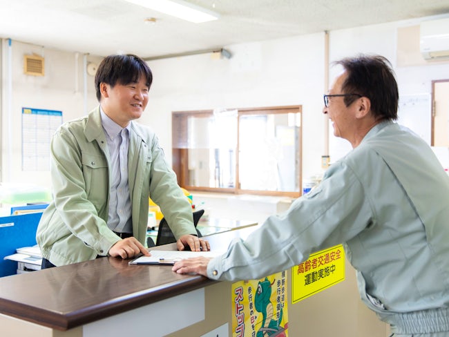 <営業企画部/酒井>異業種から農業土木の世界へ。まったくの知識ゼロでも、3〜5年かけてじっくり育てます。