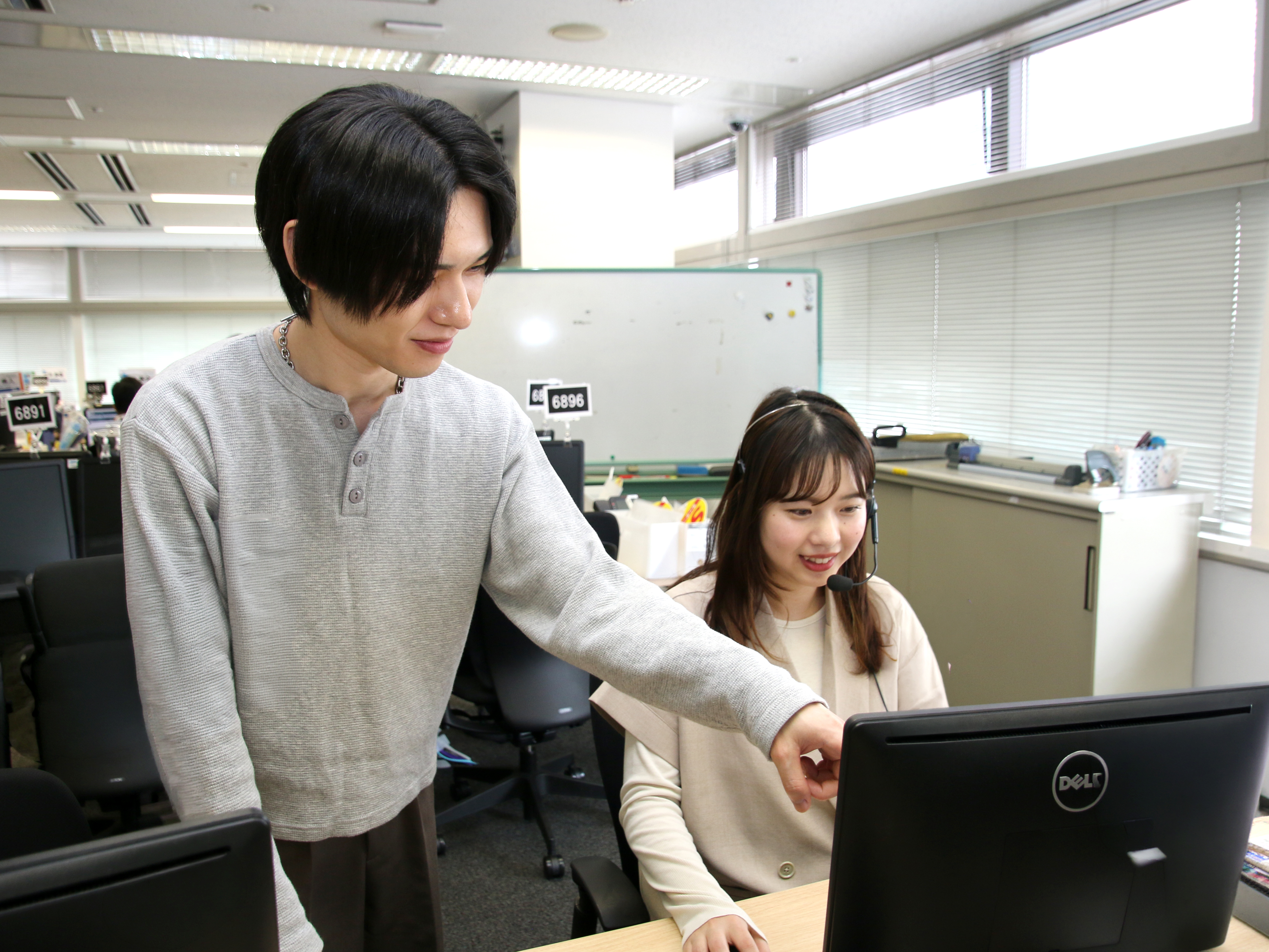 半年間のフレッシャーズトレーナー制度（メンター制度）あり！年齢や社歴の近い先輩がサポートするので、ちょっとした悩みや「これって上司に相談した方がいいのかな？」という相談まで気軽に話せます。
