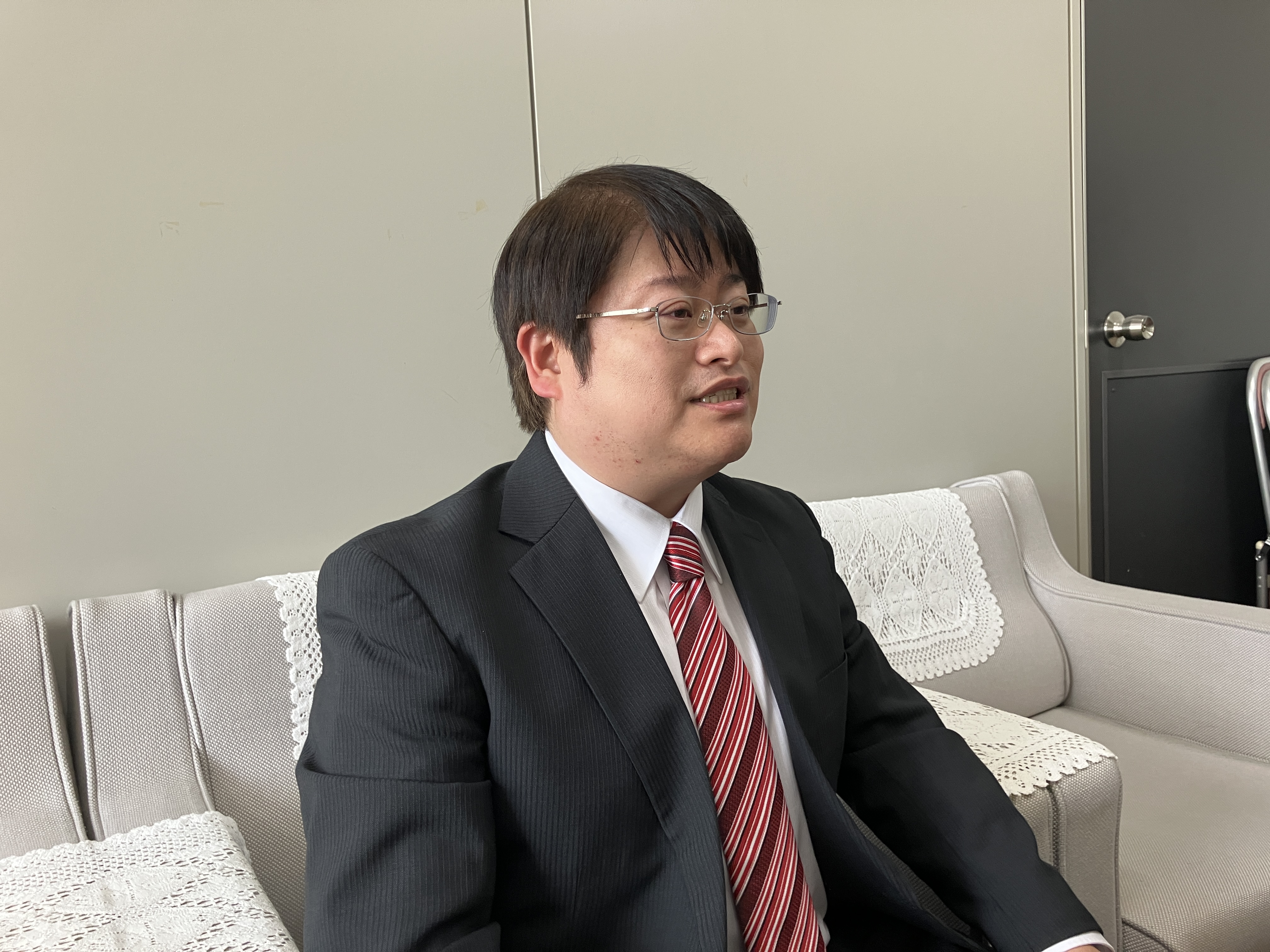 30代半ば、Uターン転職を経て実務未経験から入局。公務員としての安定感の元、キャリアアップも目指せます｡