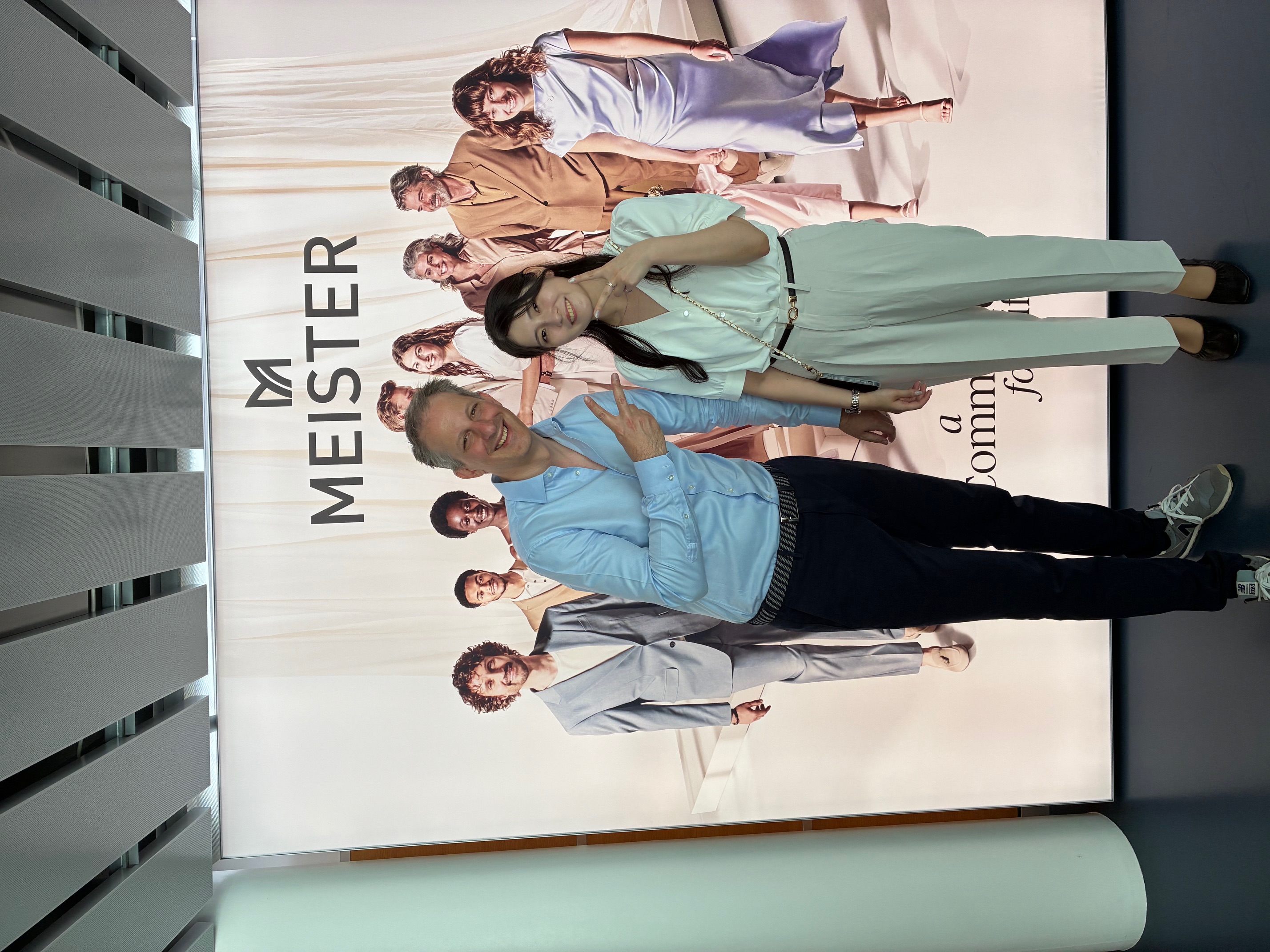 【峰岸より】入社3年目で初の海外出張「100万円の旅」へ行き、スイスの名門指輪ブランド・マイスター社にて工場見学。とても緊張しましたが、刺激的な研修でした！頑張った分だけご褒美がいただける会社です。