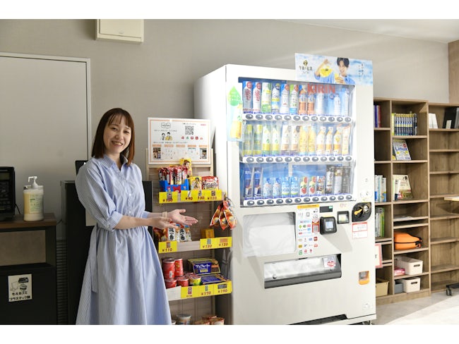 休憩室には、電子レンジや冷蔵庫を完備!お菓子コーナなんかもあります。