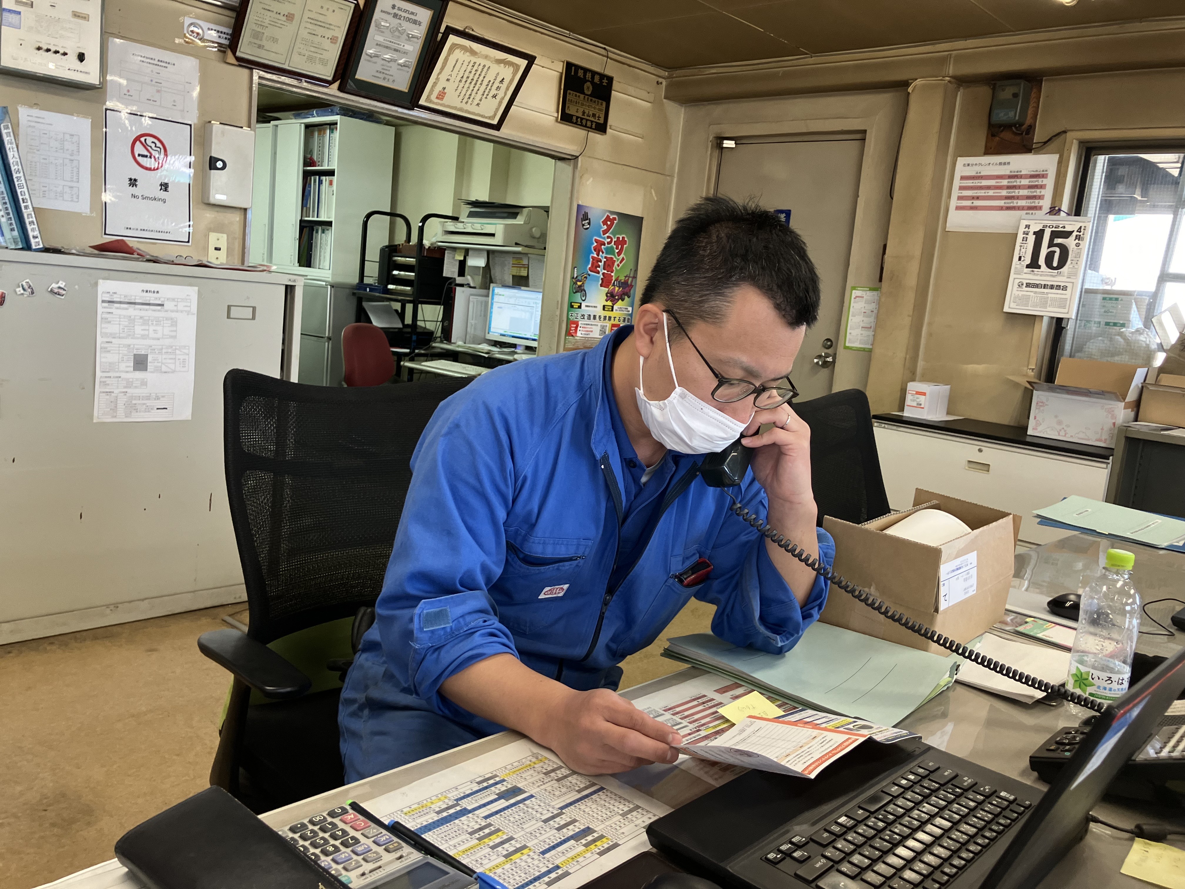組合員さんと直接連絡を取りながらスケジュールや納期を調整します。予約制をとっていることや急な変更もないので、ある程度ゆとりを持って働けます。仕事が立て込んでいるときは他のスタッフがサポートしています！
