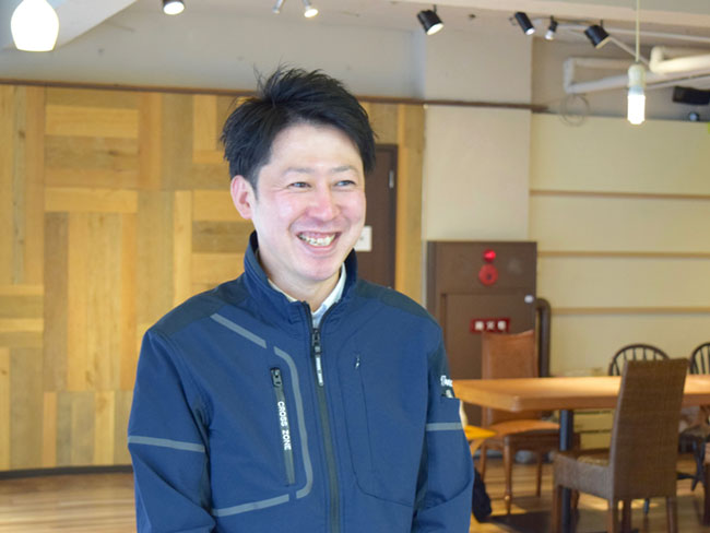 異業種からの転職者も活躍中！なんとこのスタッフは、自衛官→アミューズメント施設店長→不動産営業を経て当社へ！
「上司や事務所のメンバーが助けてくれるワンチーム感がお気に入り」と教えてくれました。