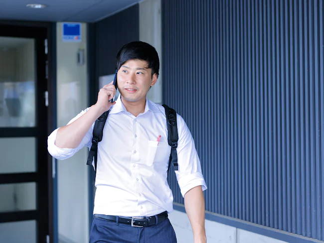 毎日病院を訪問し、医師や看護師、臨床工学技士などとコミュニケーションを取りながら業務を進めます。手術予定や現場の状況を確認し、必要な医療機器・医療材料を迅速にお届けすることも営業の大切な役割です。
