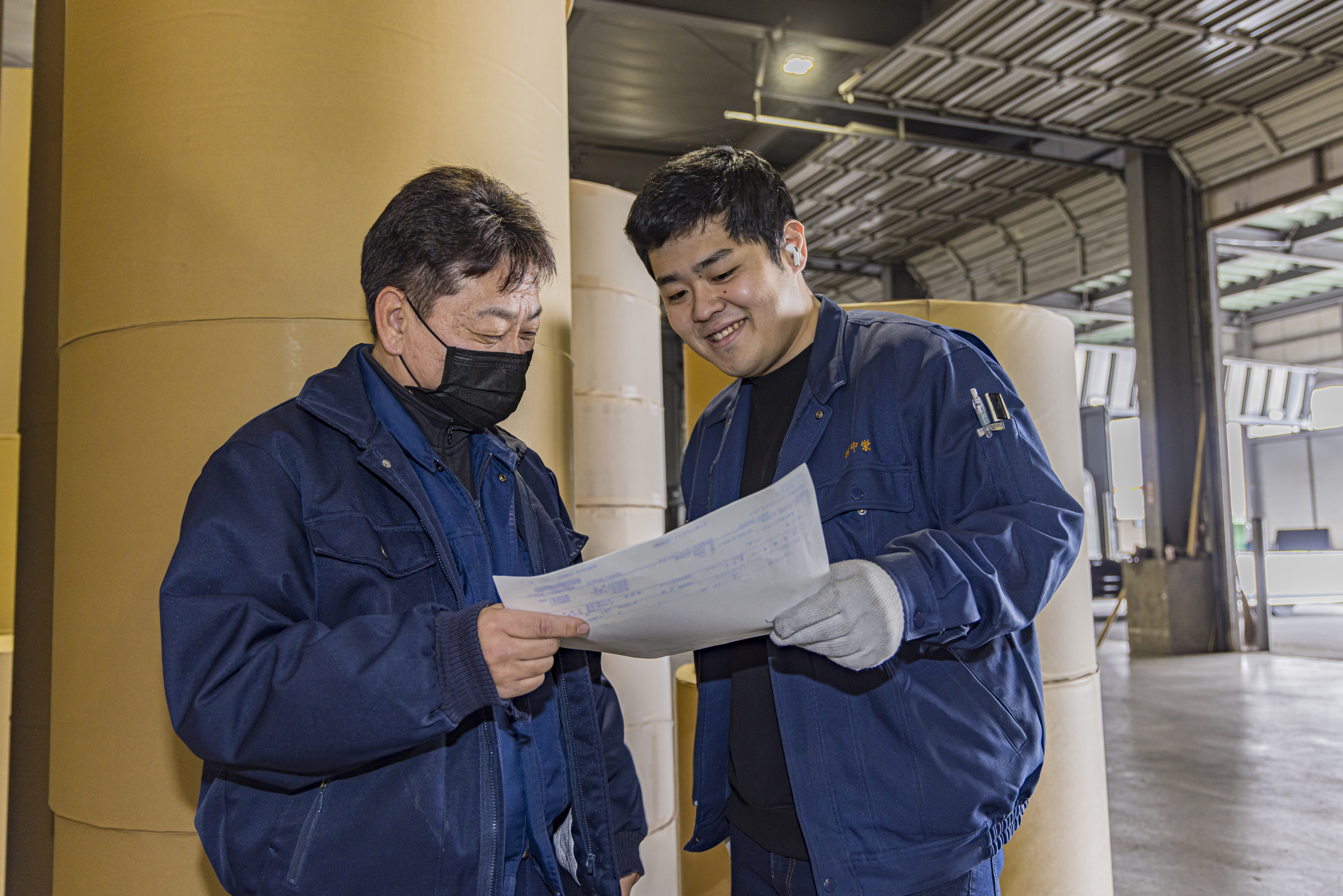 【「輪を作れる人が上に立つ」社風】
個人の成績・スキルだけでなく、周囲をまとめ、良いチームワークを作れる人をリーダーとして評価します。協調性があり、周りを気遣える方が正当に評価される納得感があります。