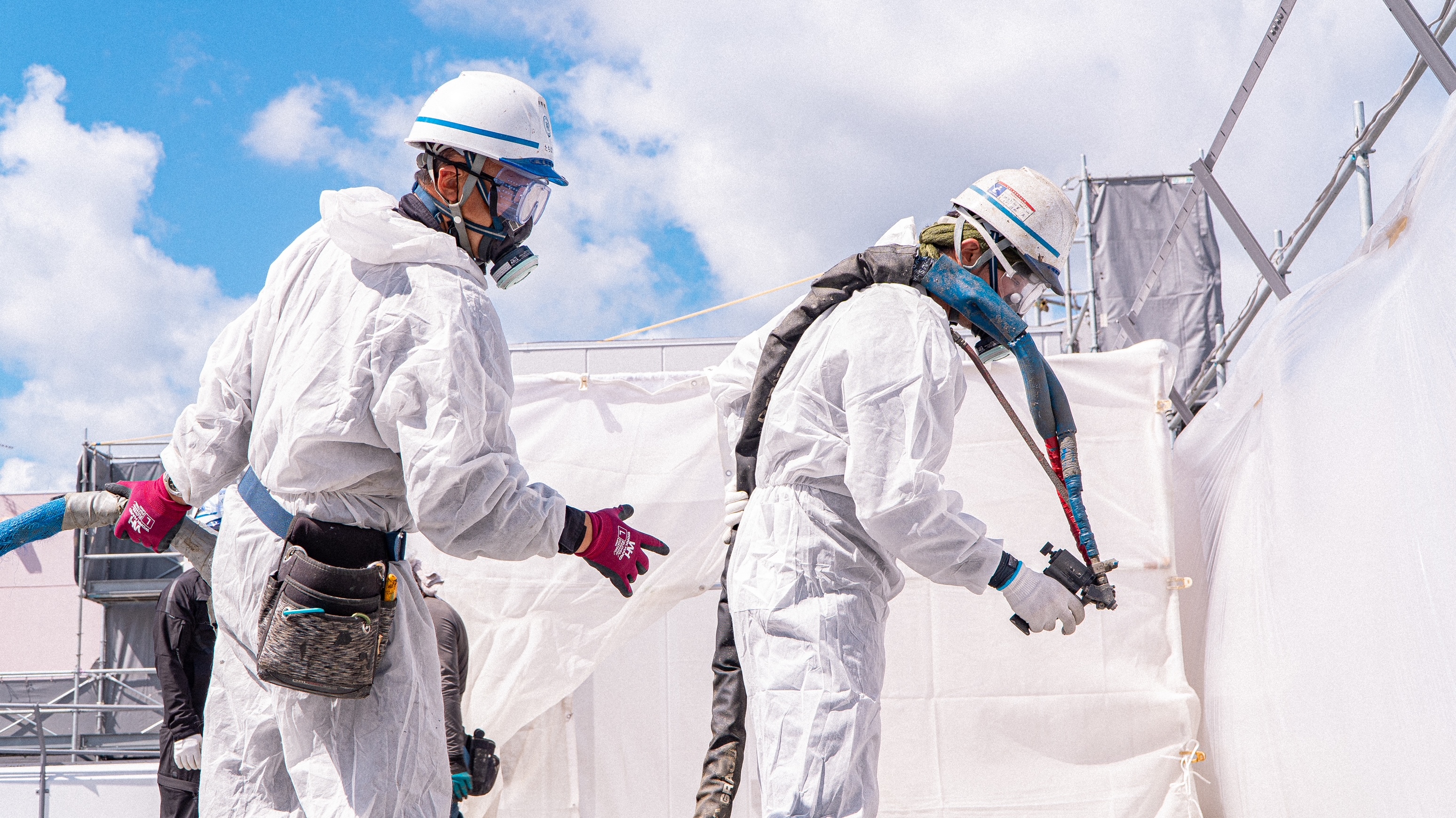 大変なこともありますが、同じ時間を過ごすなら楽しく働きたいと思っています！みんなのやる気を引き出す社内制度も模索中。100年続くこの会社をもっと面白く盛り上げてくれるあなたのアイデアをお待ちしています！