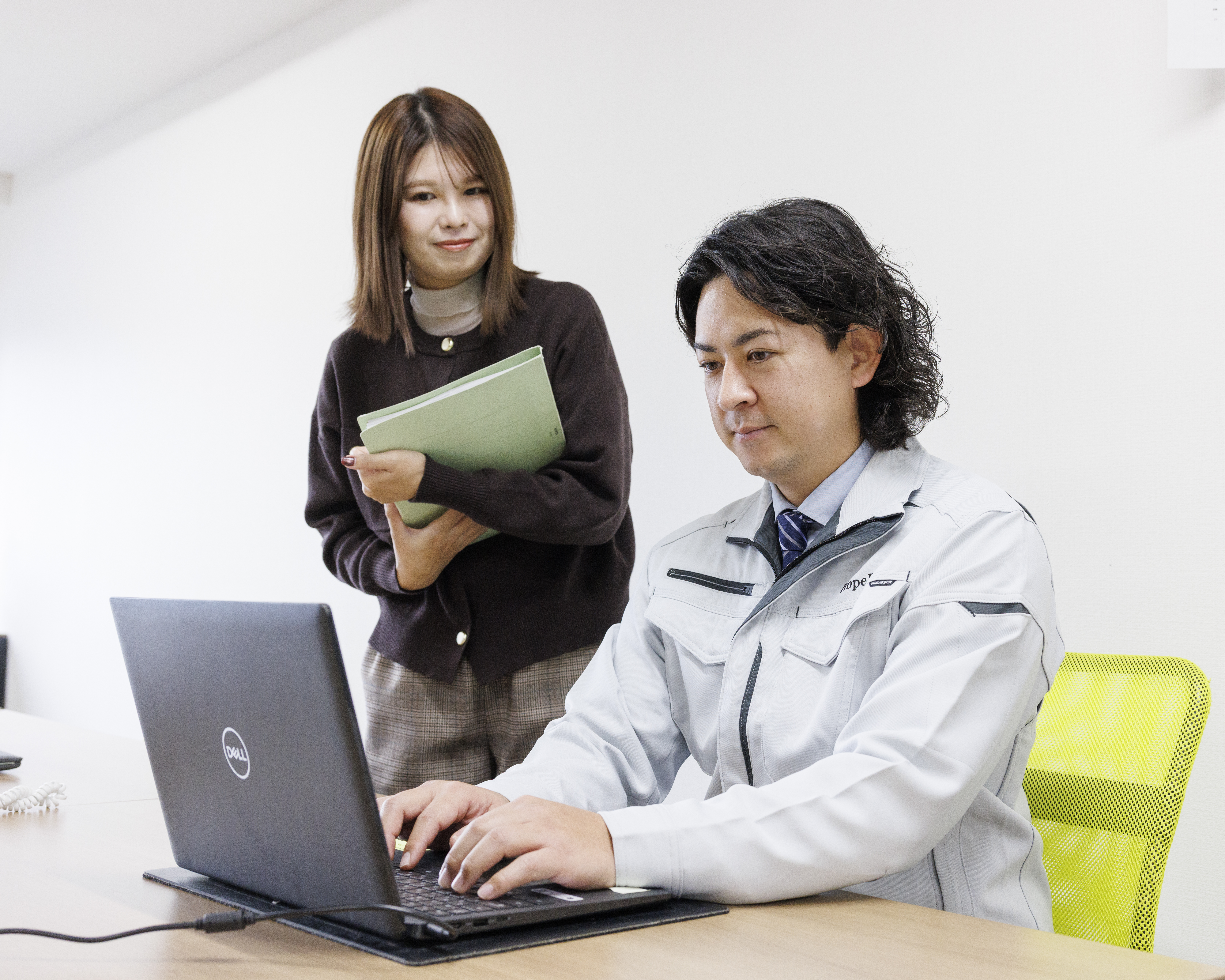 接客業、スポーツジムインストラクターなど、異業種からの転職者が多数活躍中。人との会話や気遣いが得意な方なら、これまでの経験を活かしながら新たなキャリアに挑戦できます。