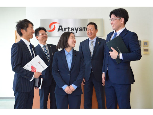 帯広・札幌含め会社全体の平均年齢は41.4歳。創業期からいるベテランから新卒ホヤホヤの若手社員まで幅広く活躍しています!新卒入社3割、中途入社7割というバランスです。