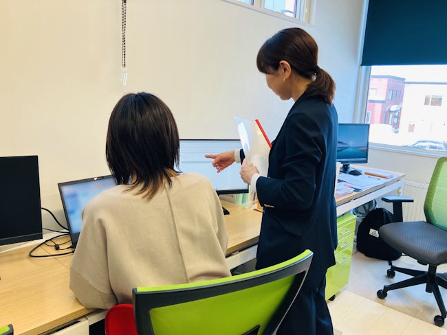 【カジュアル面談実施中】
「まずは仕事について詳しく聞いてみたい」「会社の雰囲気を知りたい」など、ラフなスタイルでの面談を実施しています。
履歴書不要&私服でOKですのでお気軽にお問い合わせください!