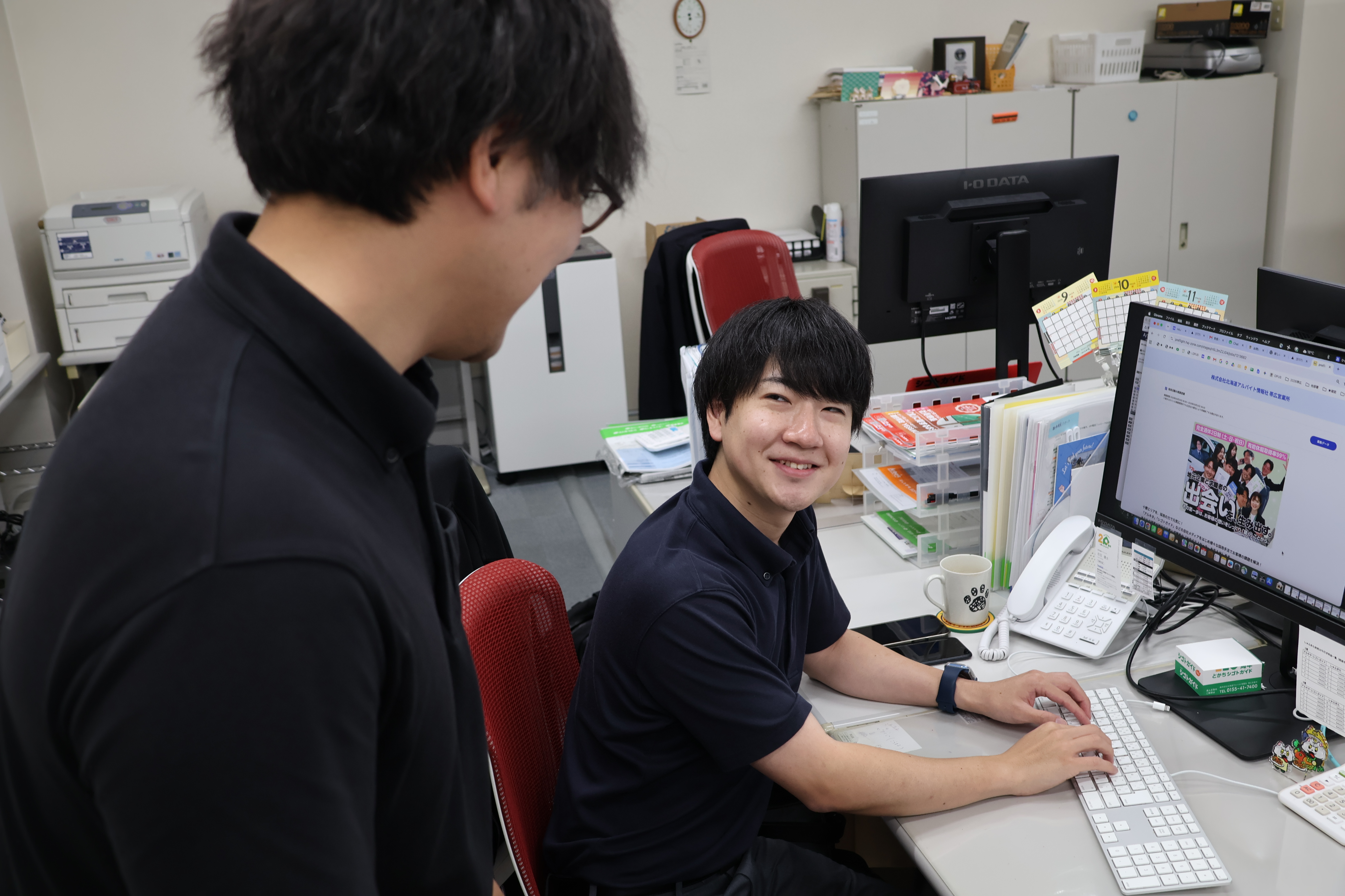 どうした？大丈夫かい？？といった声が毎日とびかいます。誰かがが「困ってるな〜」とわかるとすぐ声かけちゃいますしアンテナはってます。営業所内メンバー全員敏感（笑）あなたもすぐに声かけられると思いますよ。