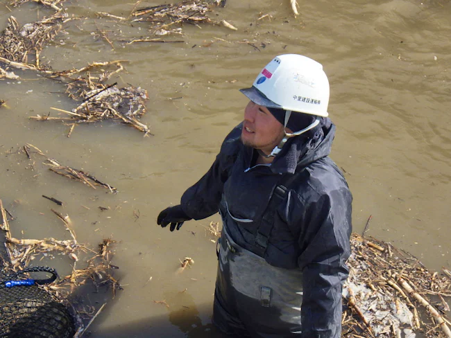 <ウチの所長のここがすごい!>
役職や年齢に関係なく、皆が同じ目線で一丸となって仕事に取り組んでいます。そのためスタッフ同士が尊敬しあって仕事をしています。オープンで対等なコミュニケーションを重視!