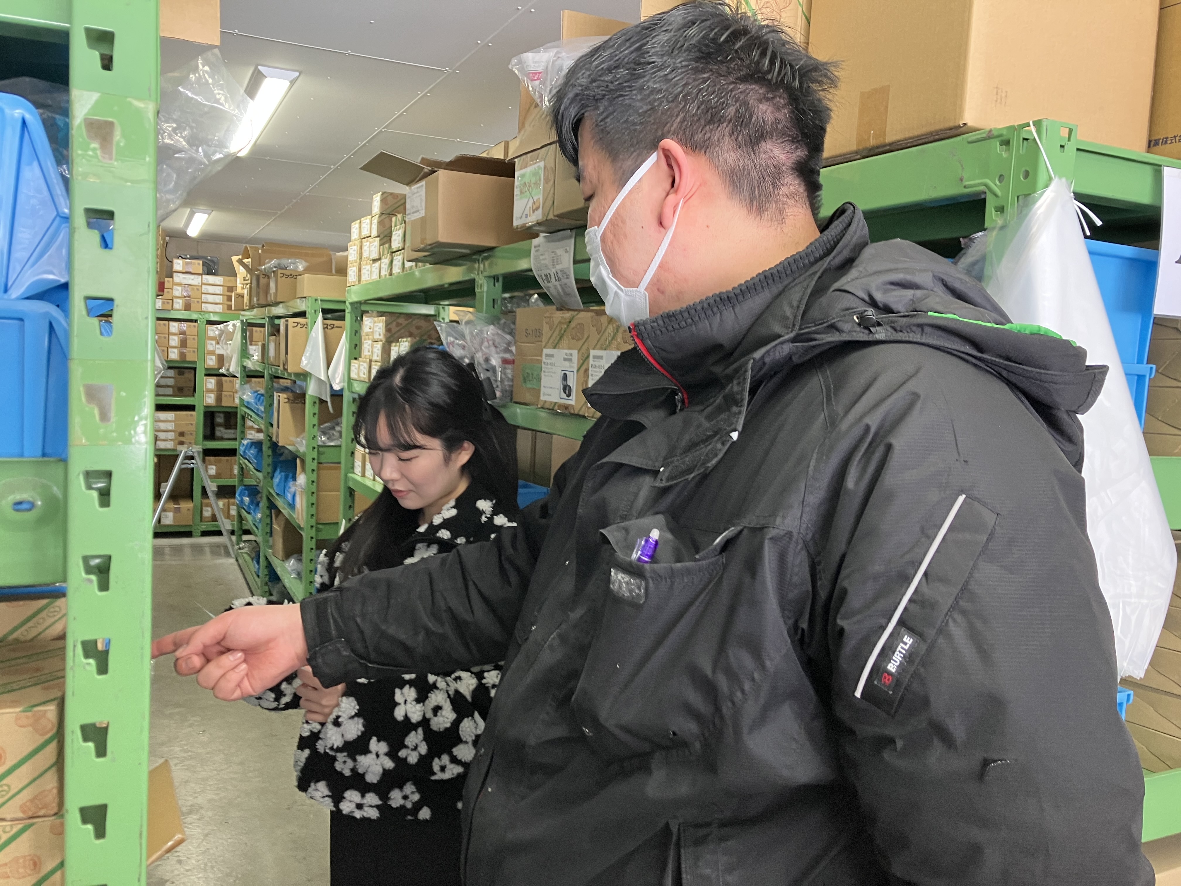 新人さんには初心を思い出して丁寧にお教えしています。最初はわからなくて当然。お客様に迷惑をかけないのが1番。社内の人には何回聞いても良いんです。