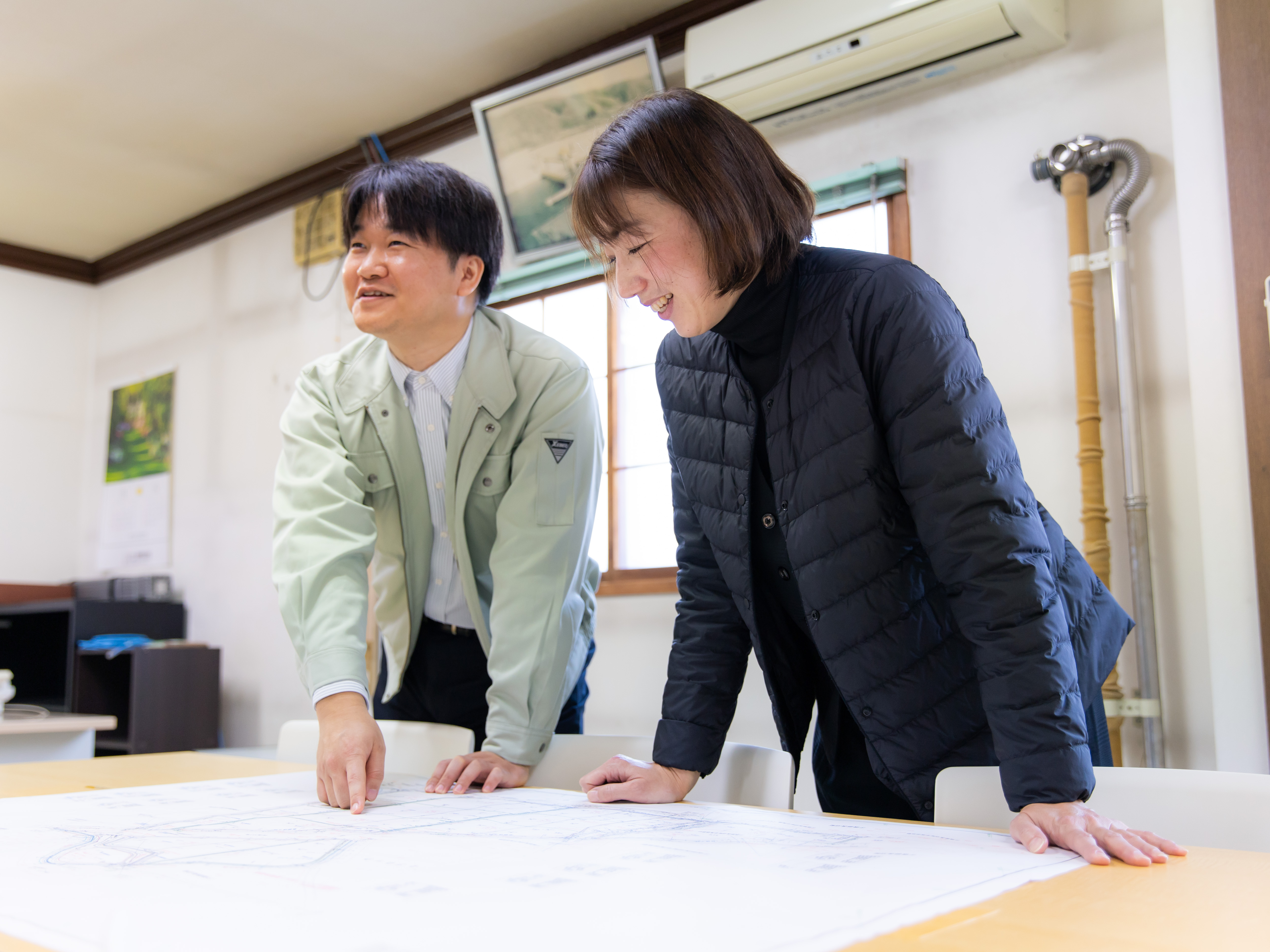 「この工事でどう営農したいか」ー営業部門がヒアリングした内容を設計部門へ繋げます。農家さんの期待に応えるため、社内での情報共有は欠かせません。