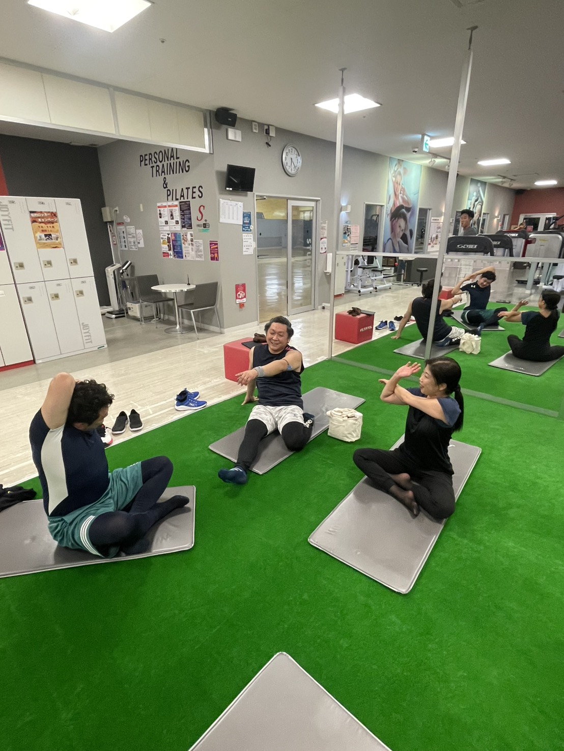 社長のおすすめは福利厚生の一つ「JOYFIT法人会員」。全国どこのJOYFITでも利用可能です。ダイエット・健康管理など、目的はそれぞれですが、スタッフにも喜ばれています♪