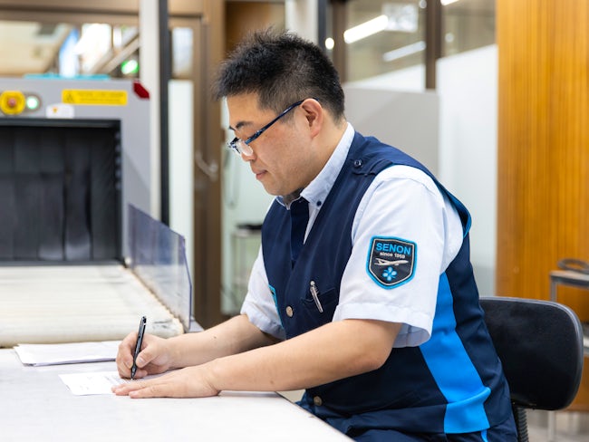 必要な資格は入社後に取得していただきます。
空港保安業務に関わる国家資格を取得すると、業務に活かせるだけではなく、手当として給与へ反映いたします。