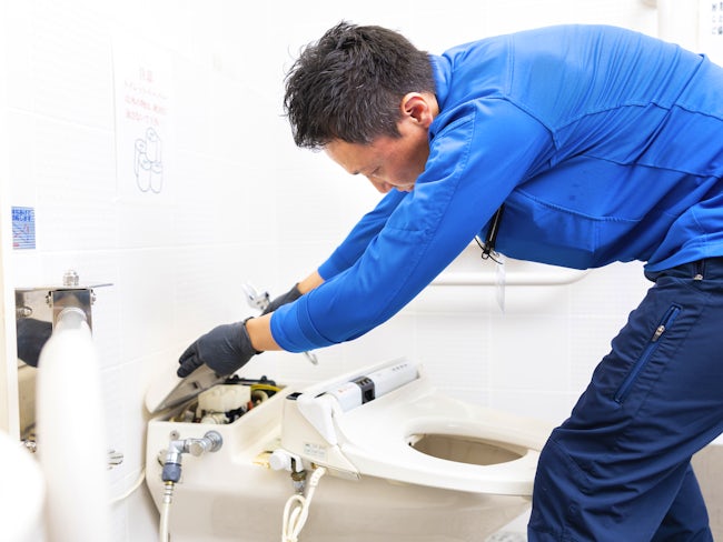 ウォシュレットの交換や便器の不具合など、トイレのトラブルも多く寄せられます。お客様の生活に欠かせない場所だからこそ、迅速・丁寧な対応を心がけます。お客様の笑顔が、私たちのやりがいです。