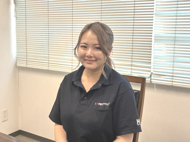 山崎さん<入社3年目/受付・一般事務>