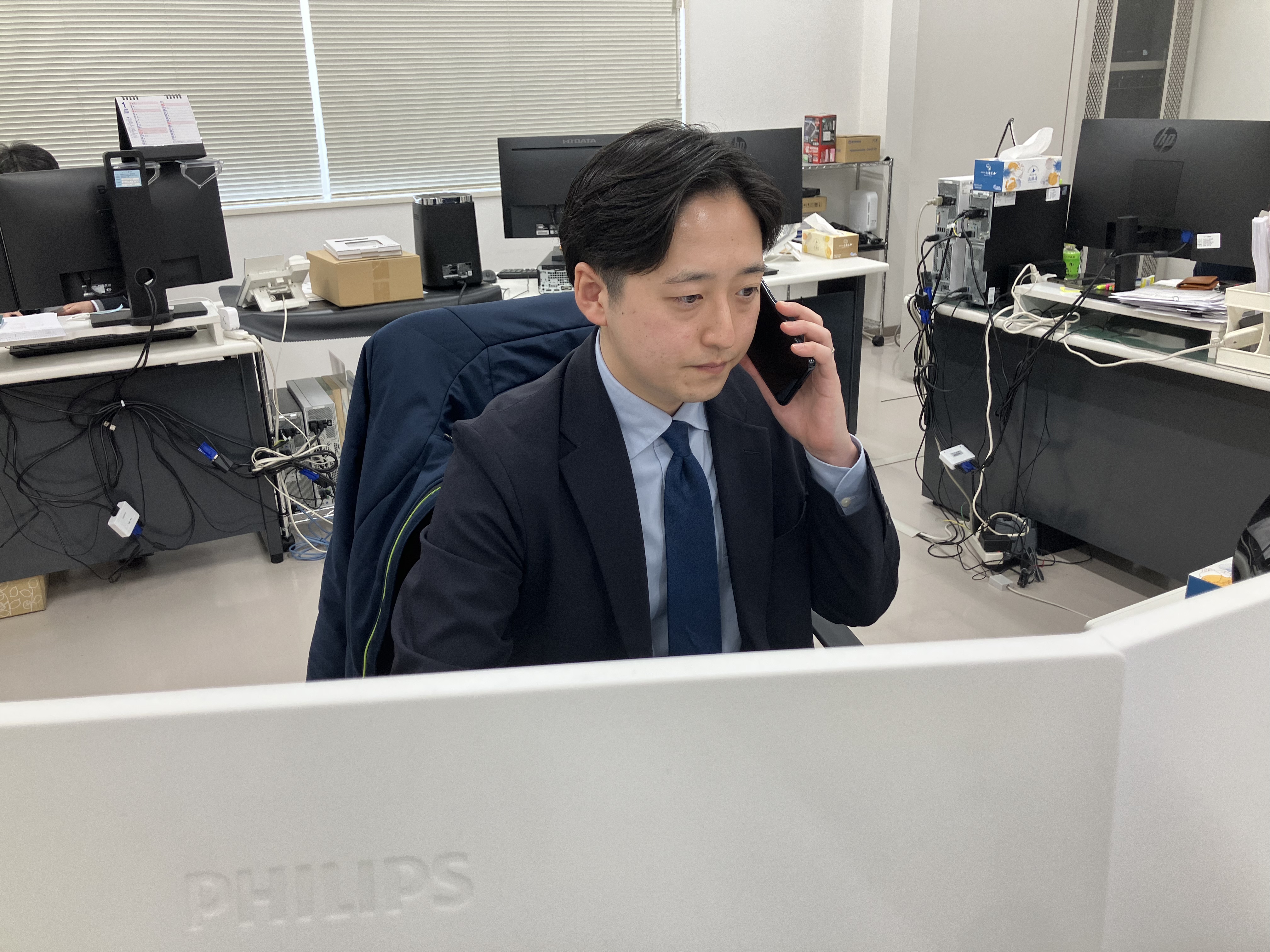 年2〜3回、自己評価を基に上長と面談する双方向の人事考課を導入。考課表に基づき自己採点をした上で、上長と面談し評価が決まります。評価は夏季・冬季の、業績賞与にしっかり還元されます！