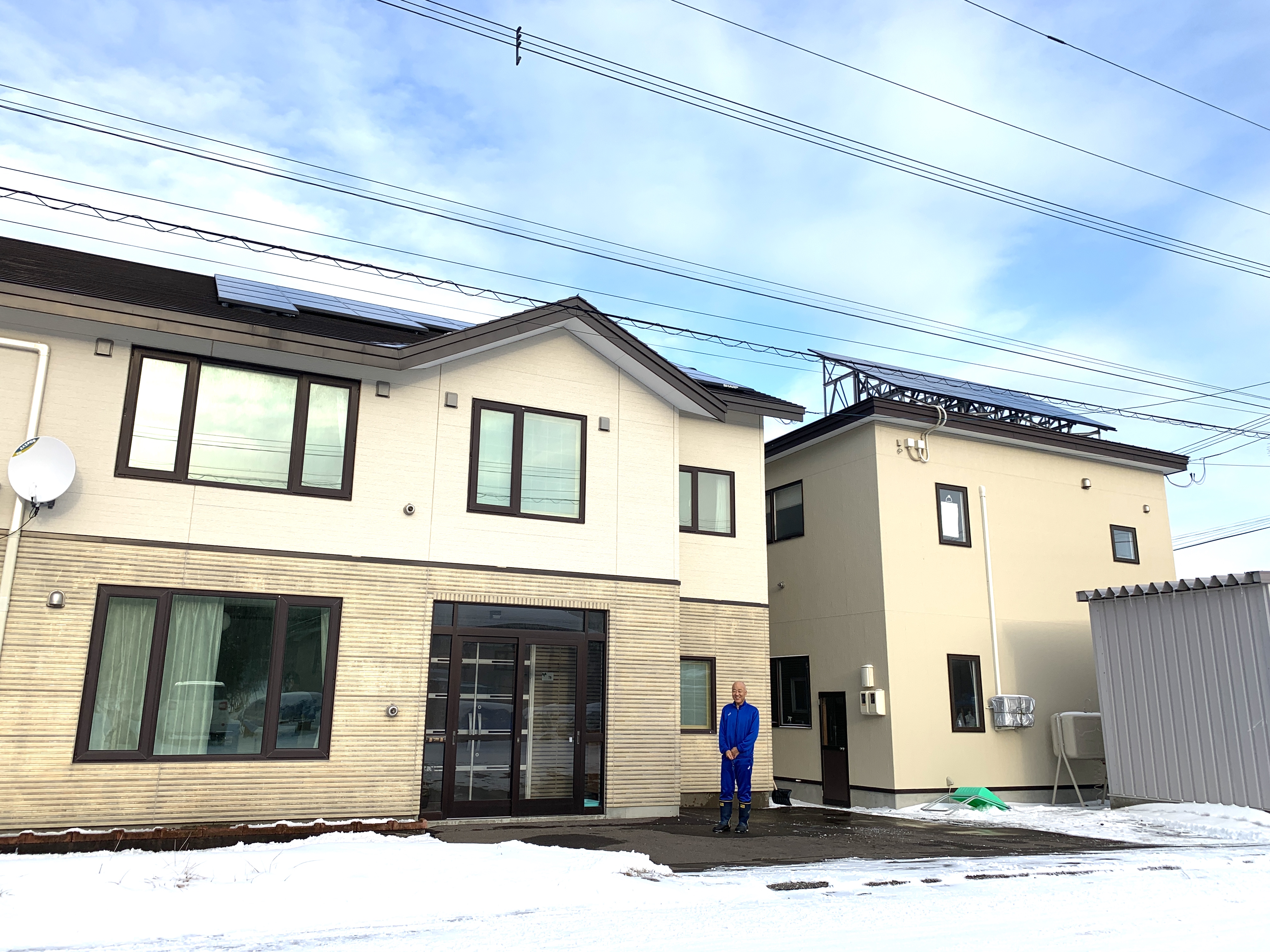 こちらは事務所（自宅兼）で､隣が倉庫です。
私達の行う漁業作業は毎日6〜8時間程度で終わりますし、危険度も低いので慣れれば天職になる方も多いんですよ。