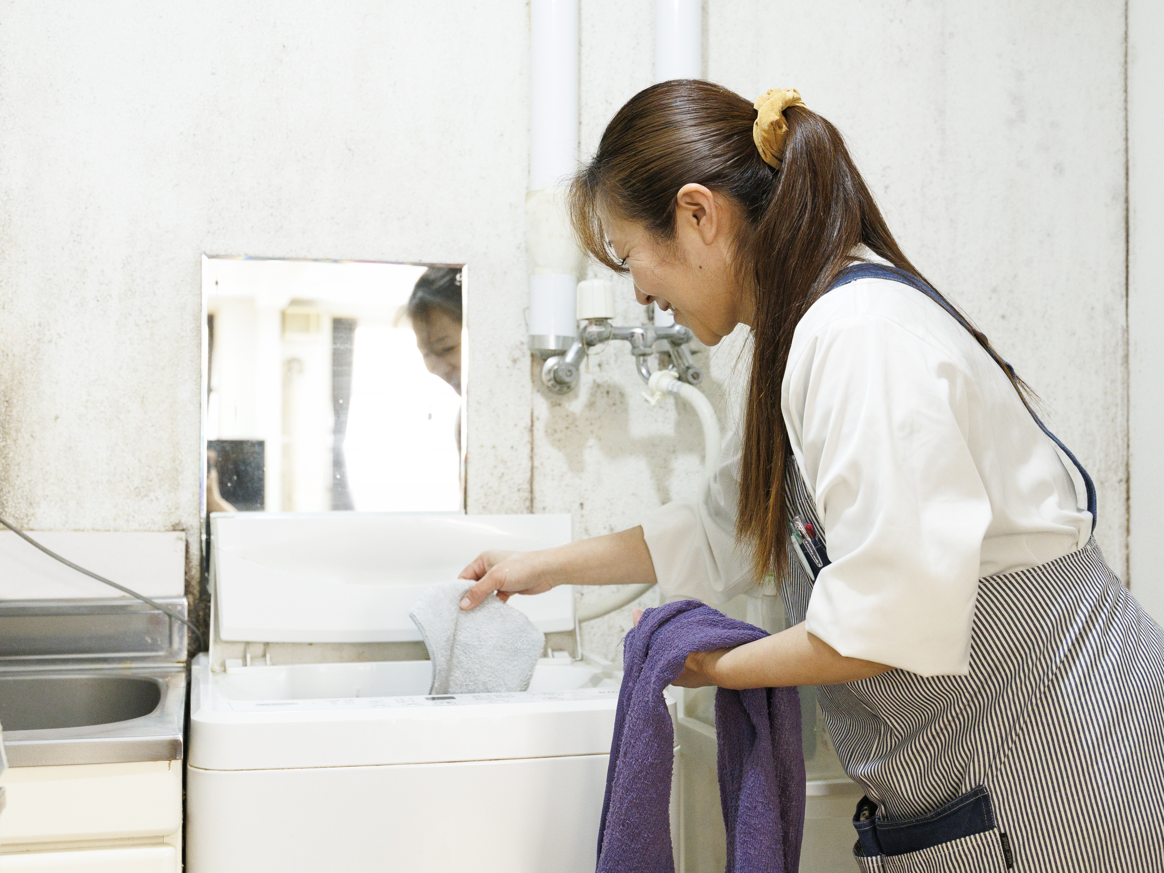 数年前からは賞与支給もスタート。希望すれば資格取得を目指し、より深く入居者様の自立に関わる相談業務に関わることも可能です。現場の頑張りを会社がしっかり見守っているから、モチベーションも維持できます。