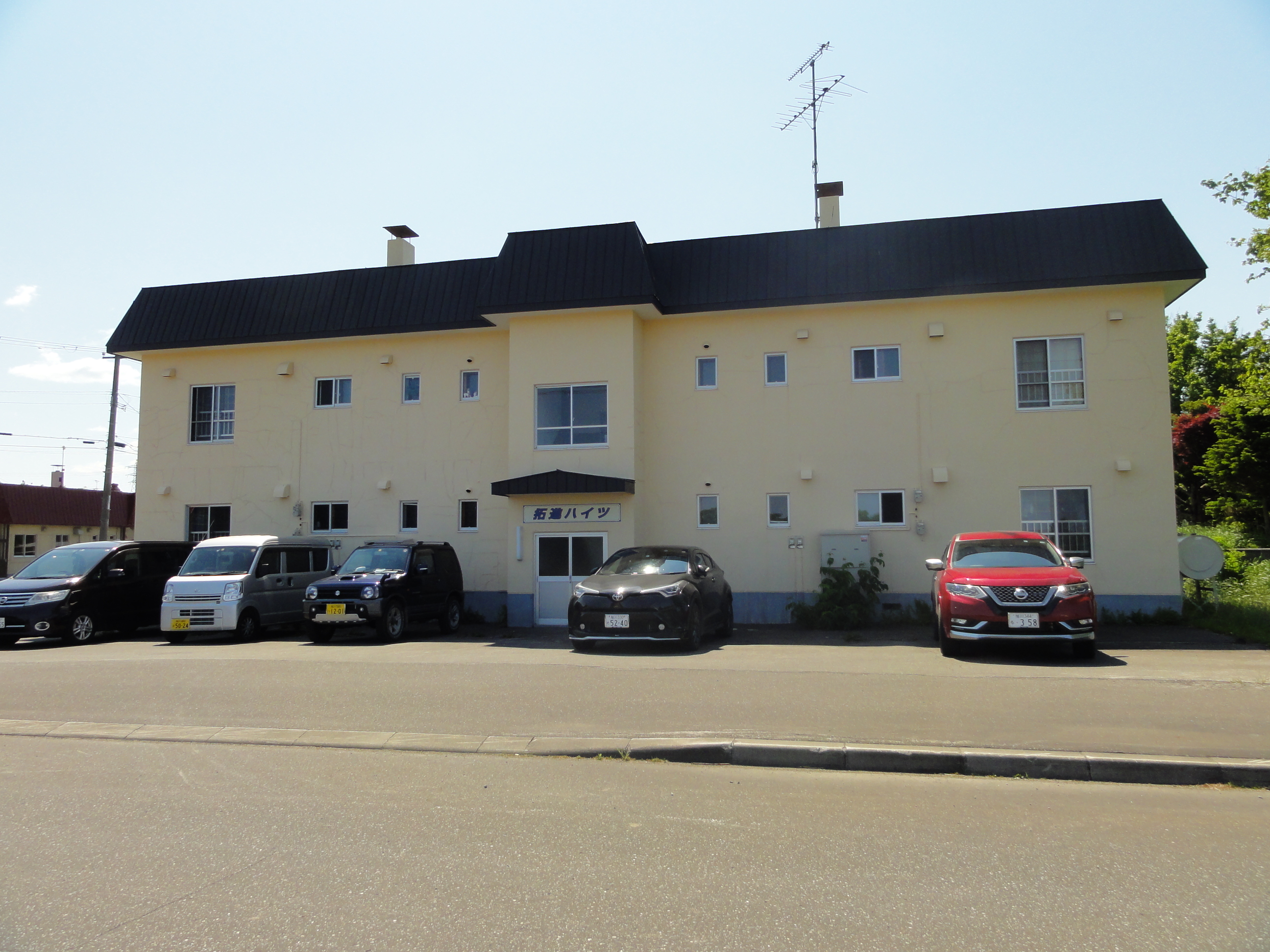 面説や引越などに関する相談も親身になって対応したいと思います。
寮も安く、家電なども一式揃っていますので生活に困る事はありません。車も貸与可能です！