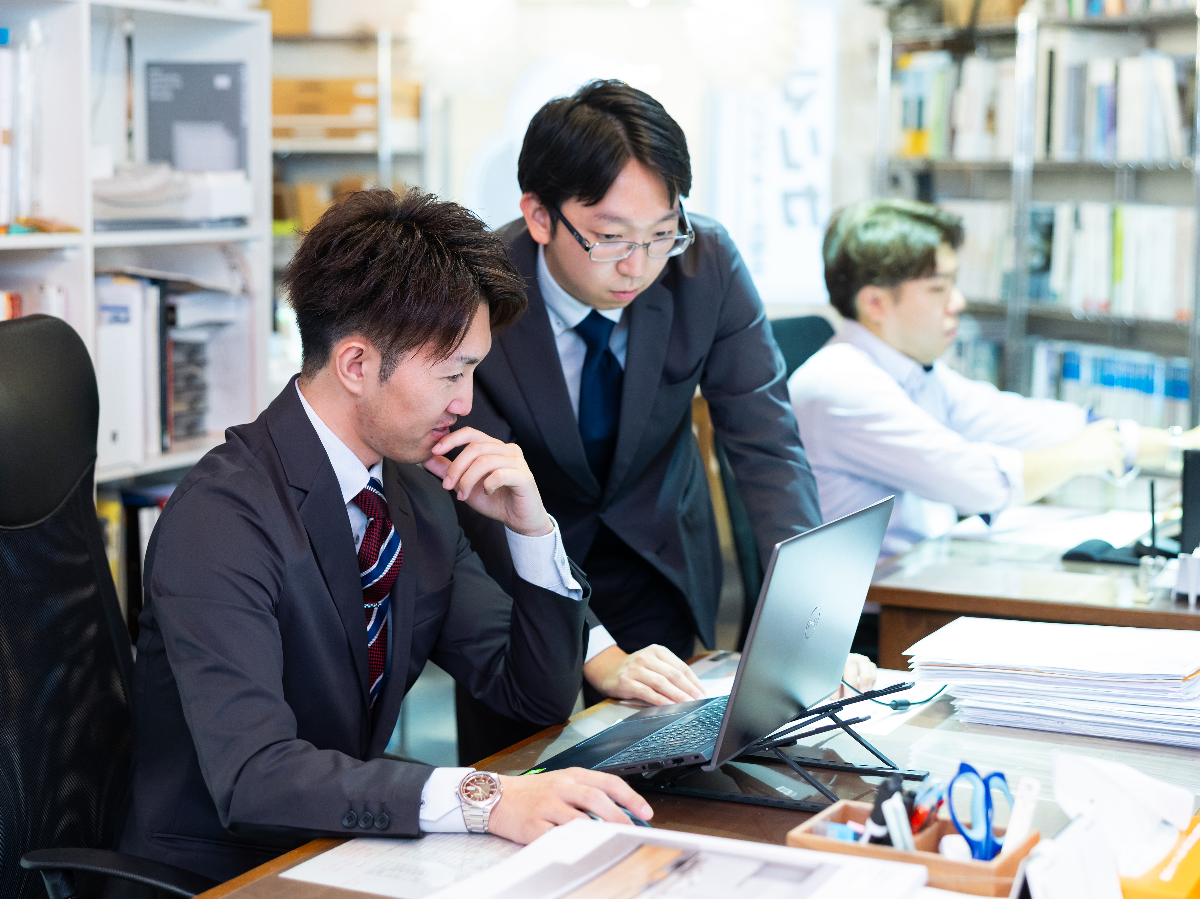 入社時にはスーツの支給や、住居探しのお手伝いなど手厚いサポートをご用意！札幌市内はもちろん、道外や他地域からのUIターン転職も全力で応援します。安心して新しい一歩を踏み出せます。
