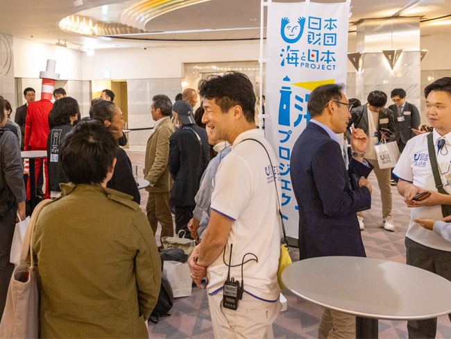 多種多様な業種や地位の方々との出会いがあり、自分の世界が広がりました。東京勤務や全国出張時にはあわせて有給休暇を取得して名所めぐり・趣味を楽しみ、プライベートも充実しています（スタッフ N／27歳）