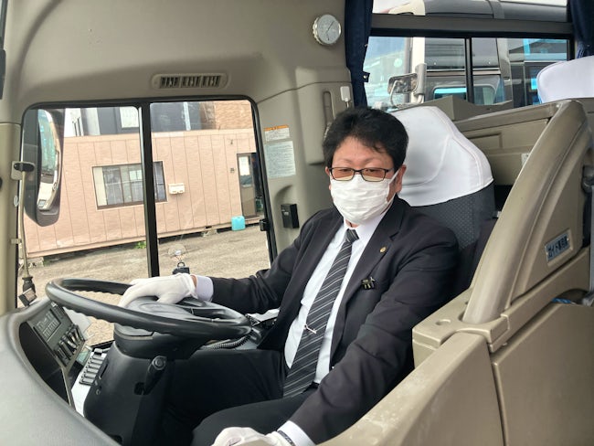 入社10年目・40代スタッフ
前職:路線・観光バスドライバー
