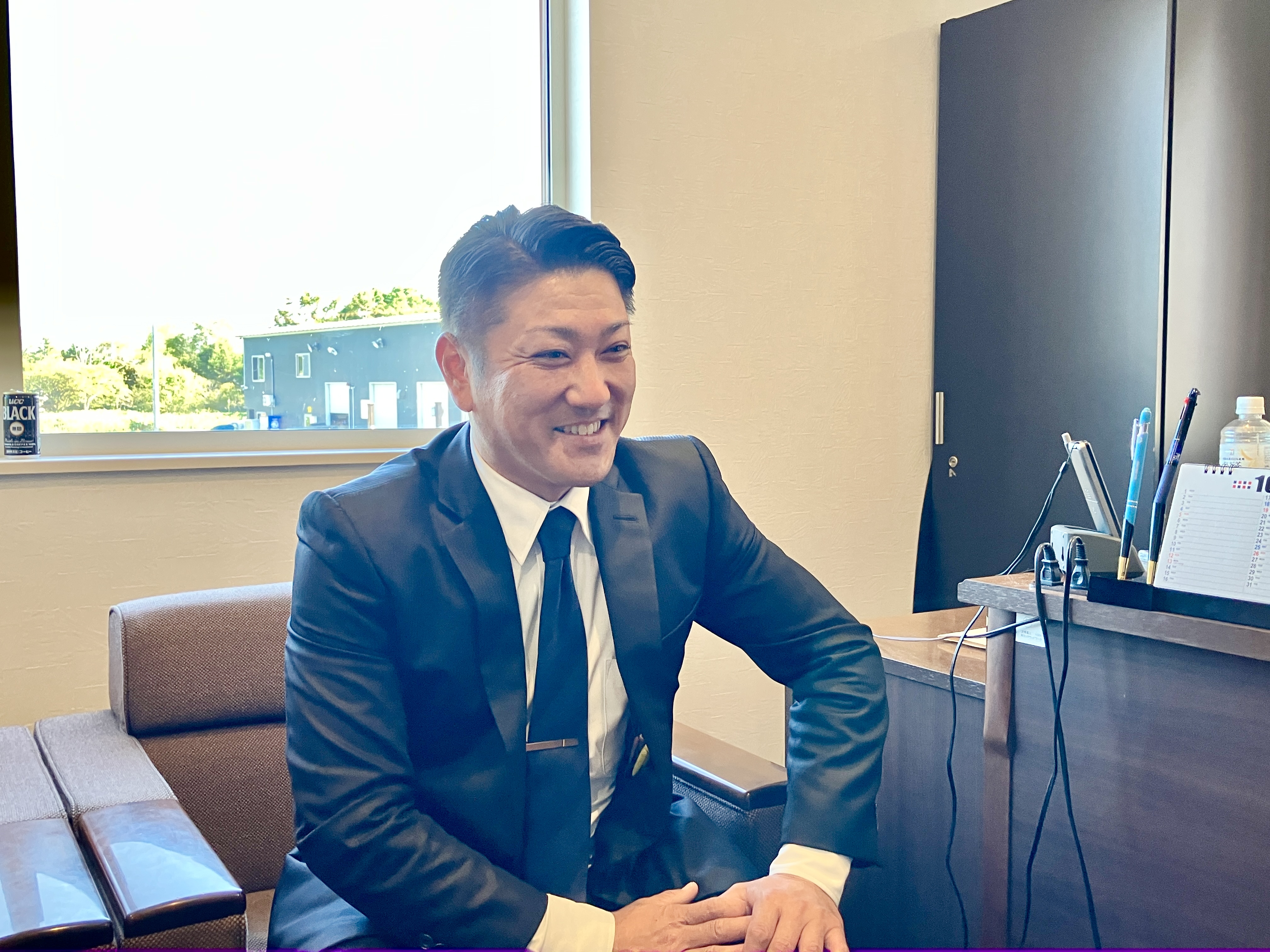 セレモニードライバー 山本宏章（39歳）
山梨県出身。「成功しても失敗しても一度やることに意味がある」と自分でお店を持つという夢を実現。元焼き鳥屋の焼きの技術は会社のBBQでも大活躍。