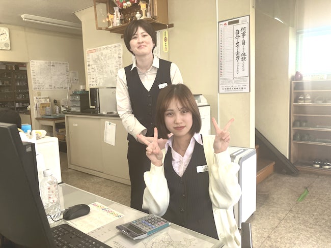 今年の4月には新卒社員も入社しました!同じ新人さんとして一緒に会社のことを学んでいけたらと思っています。