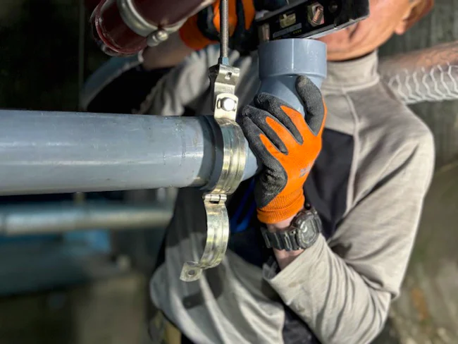 一般的な給排水・空調設備だけでなく、地域の産業や未来づくりにも貢献する設備の工事を手がけています。これまでのノウハウもお伝えしていきますので、社会を支える確かなやりがいをぜひ当社で感じてください。