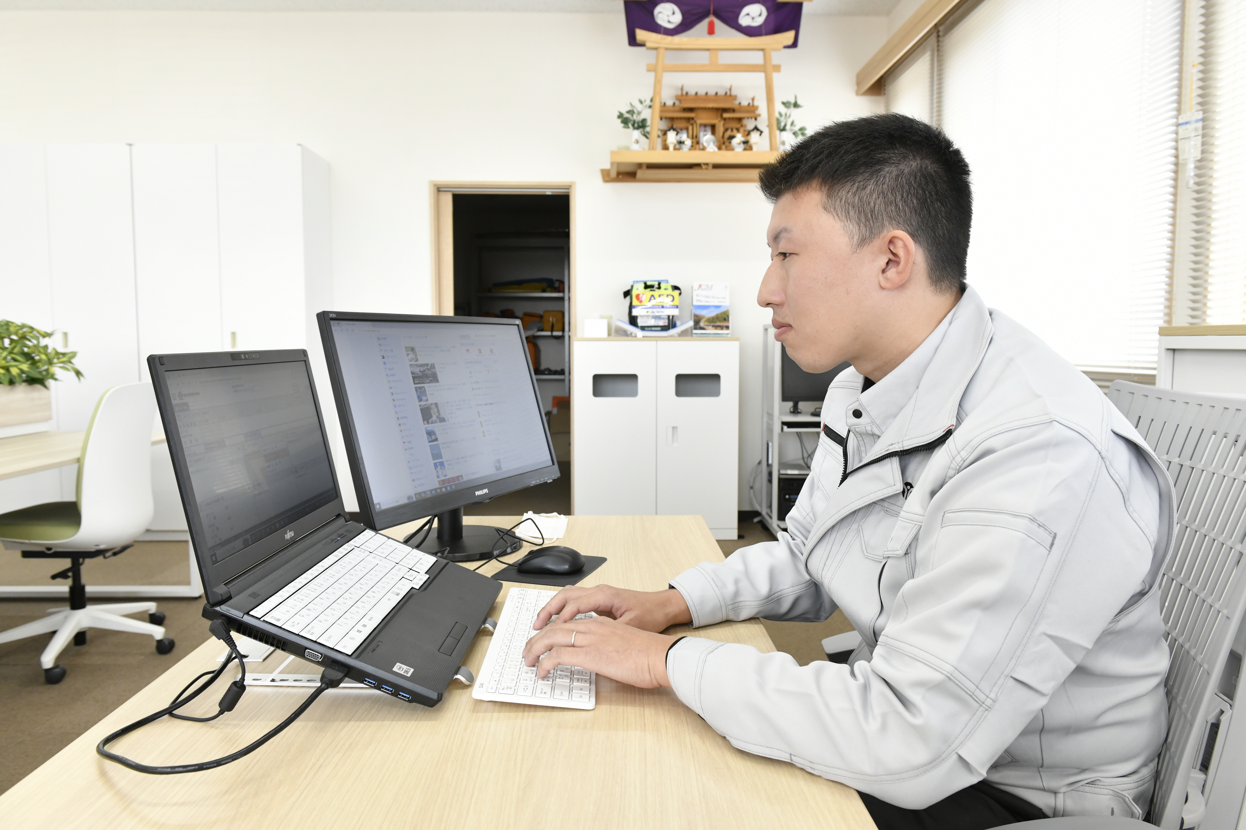 【安定した職場で長く腰を据えて働きませんか？】
長年の実績と信頼、技術力の高さに定評のある当社。少数精鋭なので、大きな現場にも関われる環境があります。やりがいを持って、長く安定して働ける職場です。