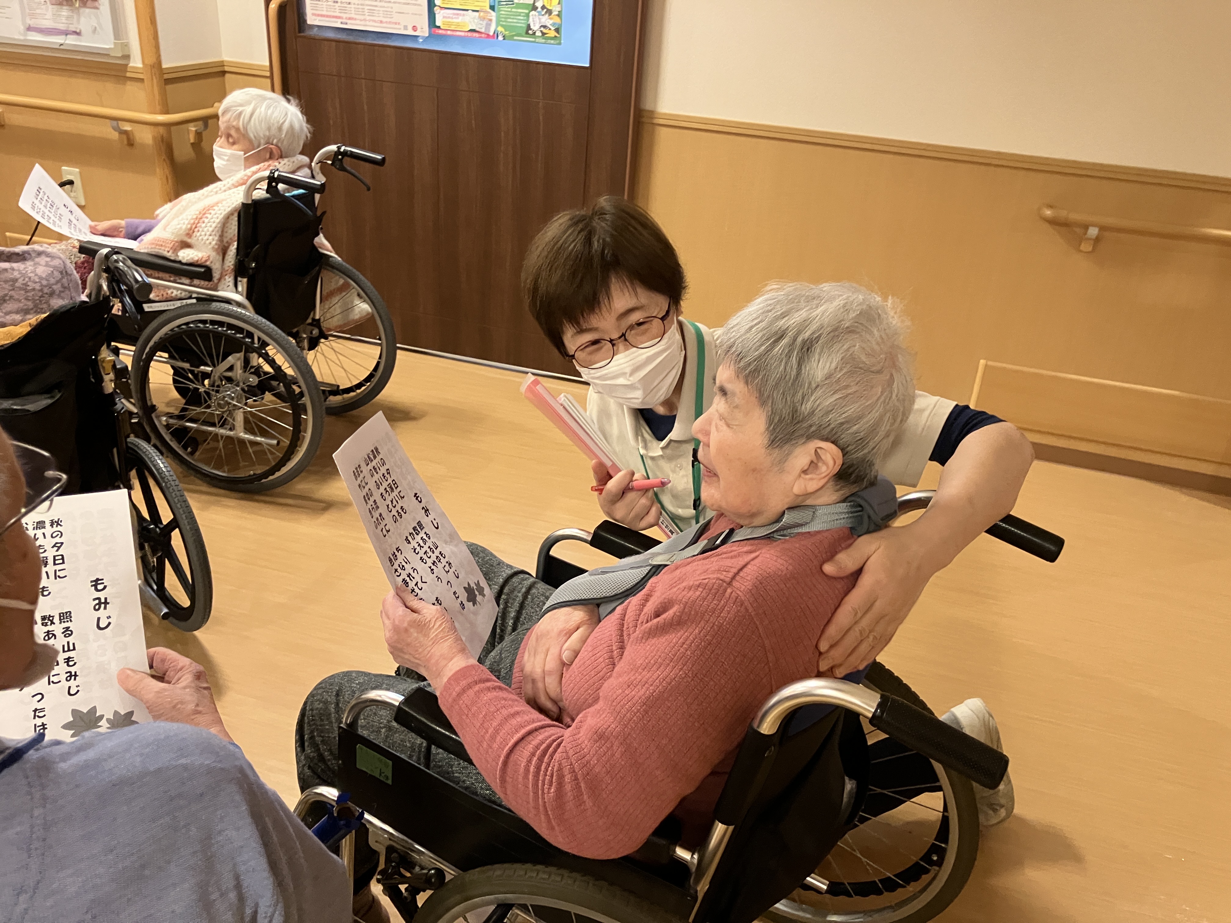 資格を活かして働きたいと思い、転職を決意。利用者さまが心地よく過ごせるように何をしたらよいか、学びを活かしながらスタッフと相談することも。学び多い環境で、スキルアップもできました。（スタッフより）