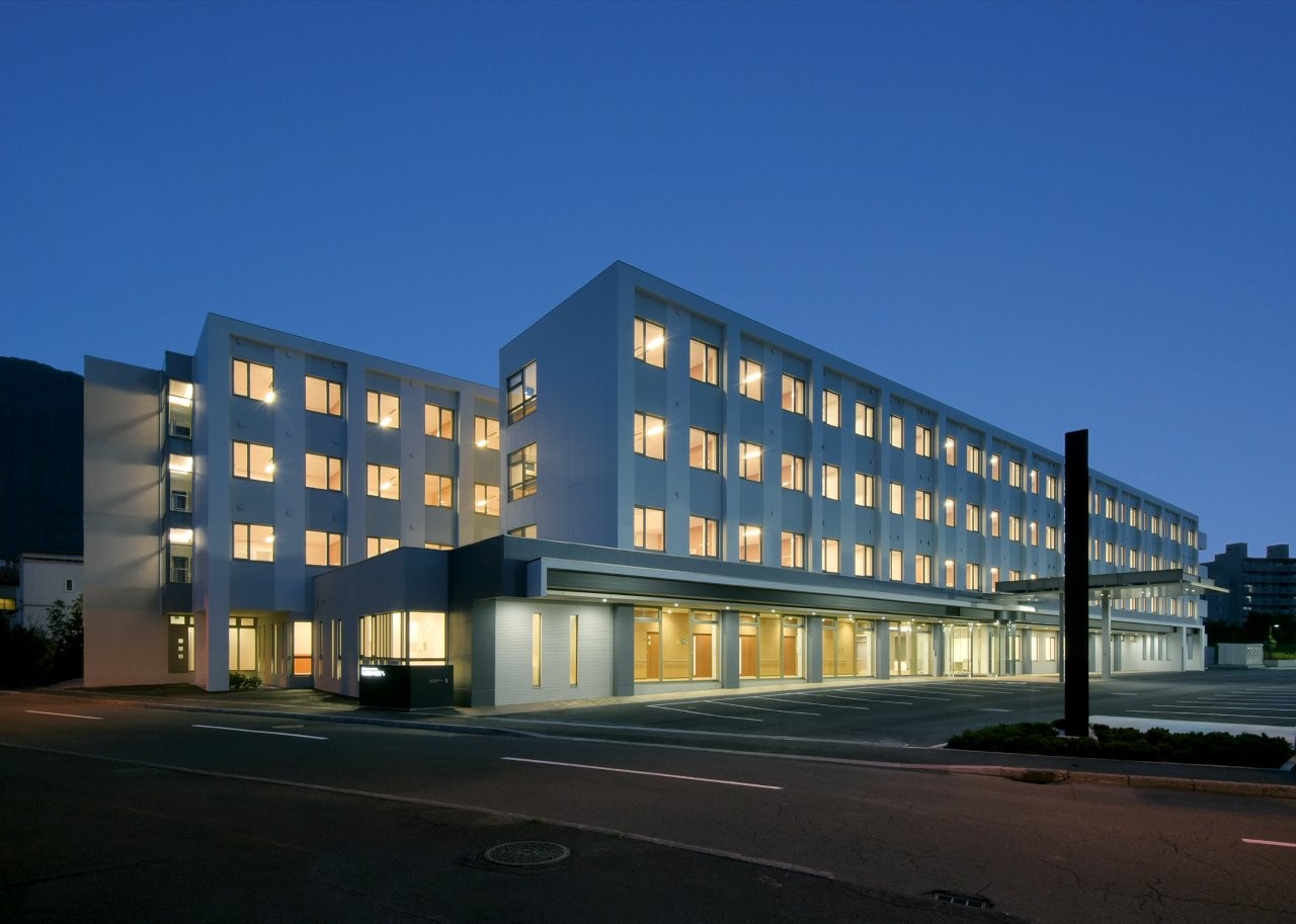 病院・介護施設・住宅を運営する当グループでは、充実の待遇・余裕を持った人員配置・有給休暇100%取得など、働きやすい職場づくりにグループ全体で取り組んでいます。