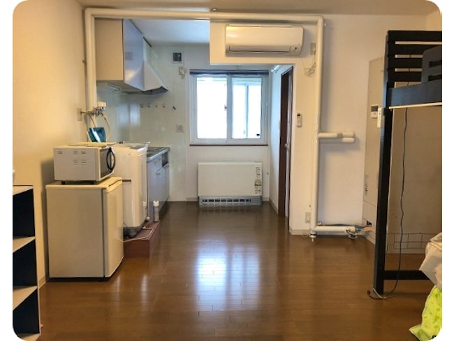 家賃2万円で1LDKのお部屋です。室内には家具や冷蔵庫・電子レンジ・テレビなどはモチロンWi-Fiも完備!!