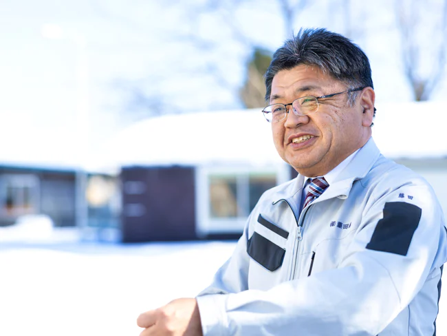 今年から作業着を伸縮性のある大手スポーツメーカー製ウェアへ一新しました。社員の「こうだったらいいのに」という声を尊重し、カタチにしています。