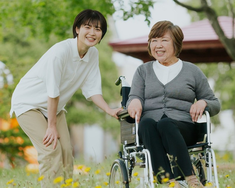 創業から35年以上、確かな実績と厚い信頼を得ており、現在約4,000人の従業員が働いています。誰もが働きやすい職場づくりに努めており、グループ全体で女性が7割以上。育休や産休が取りやすい職場です。