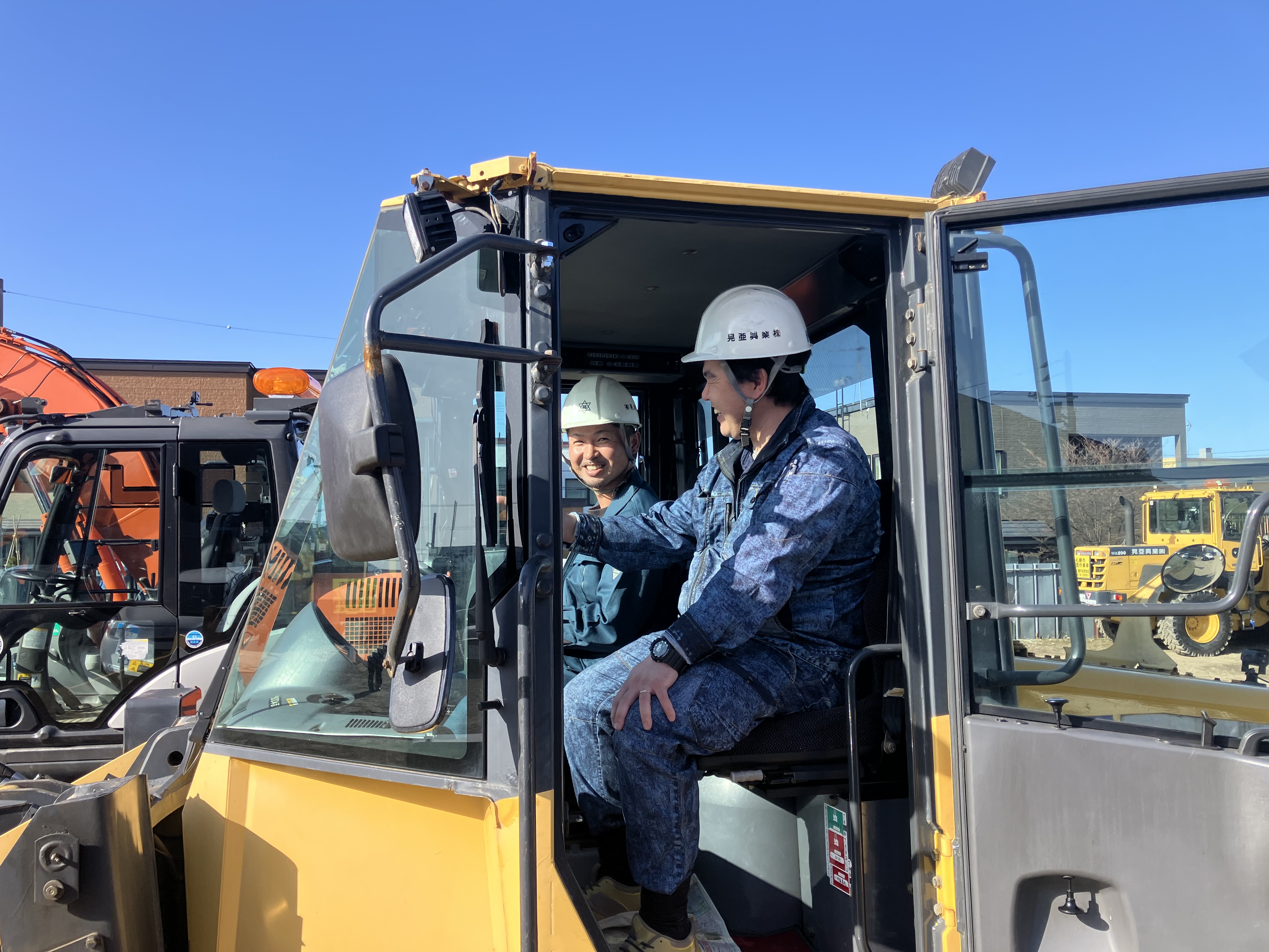 あなたの「得意」を伸ばす人員配置をおこなっています。「この重機が得意」「冬の除雪を極めたい」など、一人ひとりの適正と希望を尊重。特定の重機に縛られず、どんどん新しい挑戦の機会を提供します。