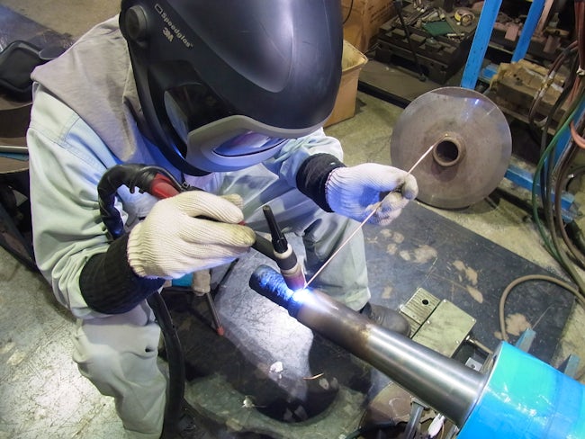 敷地内には本部・事務機能のある本社と別に3つの工場があります。それぞれ機械加工・溶接加工・溶射加工で分けて並んでいます。