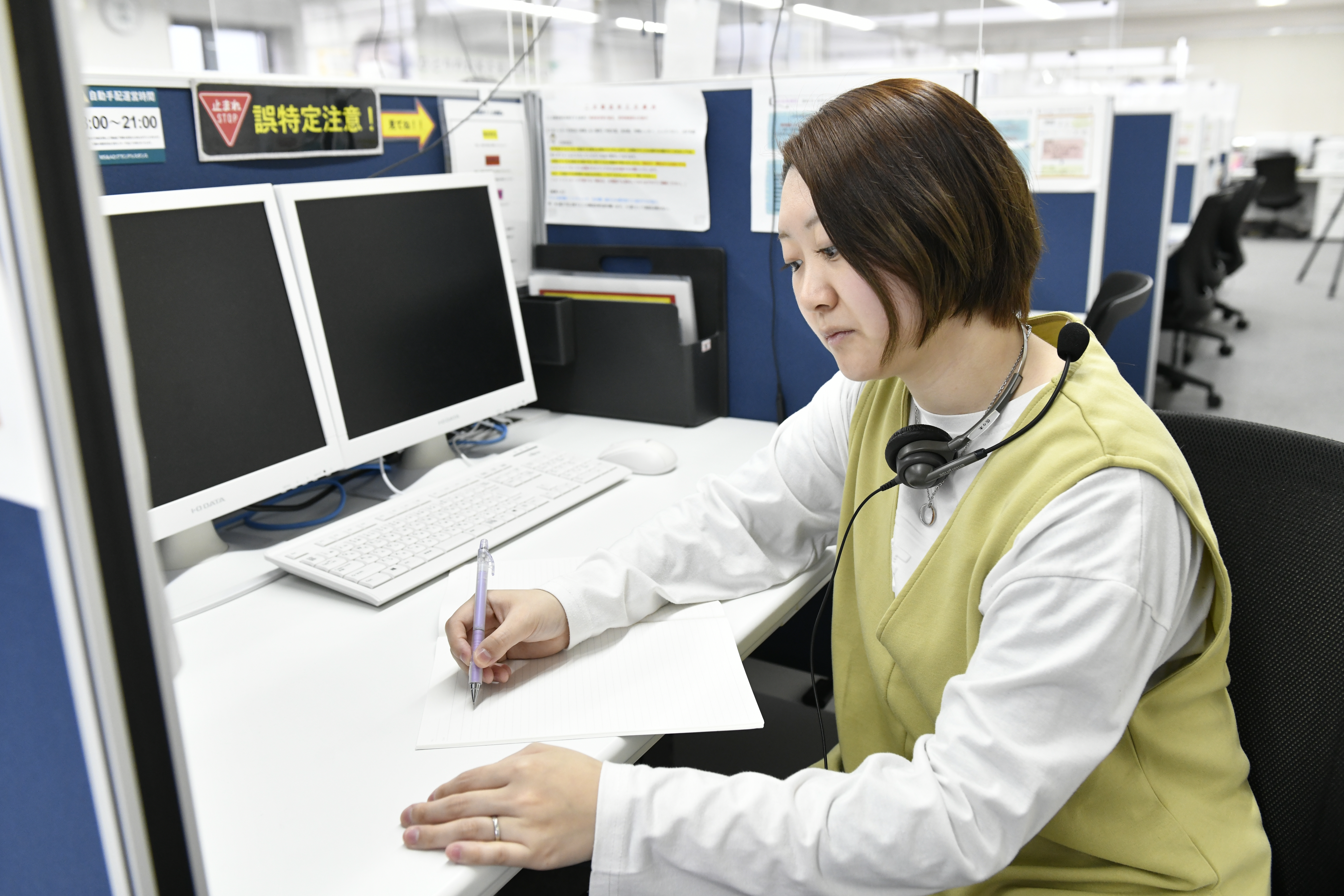 研修全体は3カ月。座学研修はしっかり1カ月設けています。
生命保険の知識や、車についての基本知識などもこちらで学べるので「免許を持っていなくて不安」「保険って難しそう」と考えて居る方もご安心ください！