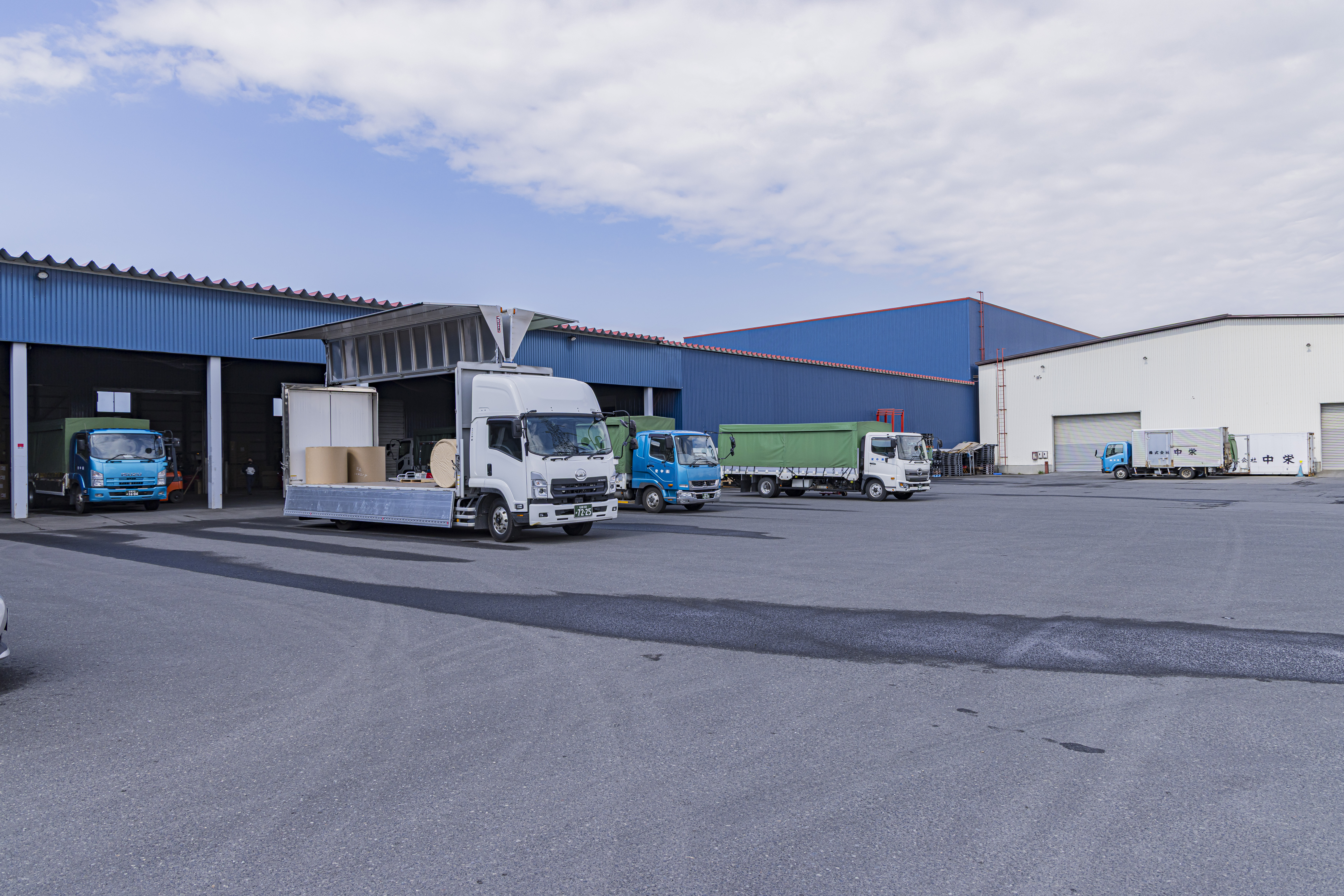 【若手が少ない今が大きなチャンス】
現在50代以上のベテランが多く、20代・30代の若手は少数派です。だからこそ、これから入社する若手への期待は大きく、将来の幹部候補としてスピーディーな昇格も狙えます。