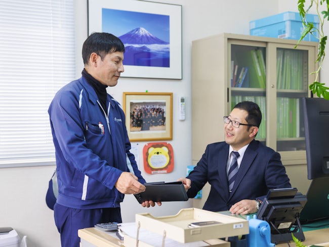 商談についての相談など、社長に直々にお話することも多々あります。「トップダウンではなく、しっかり話し合える関係性」だからこそ、スタッフ同士が尊重し合えて、居心地も◎