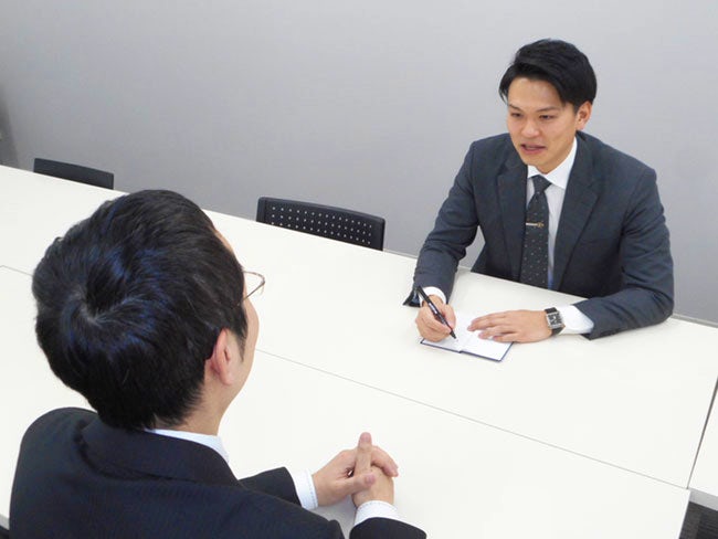 同フロアでは30〜40代が多く活躍しています。 年齢は問いません。あなたのこれまでの経験を活かしてご活躍ください。