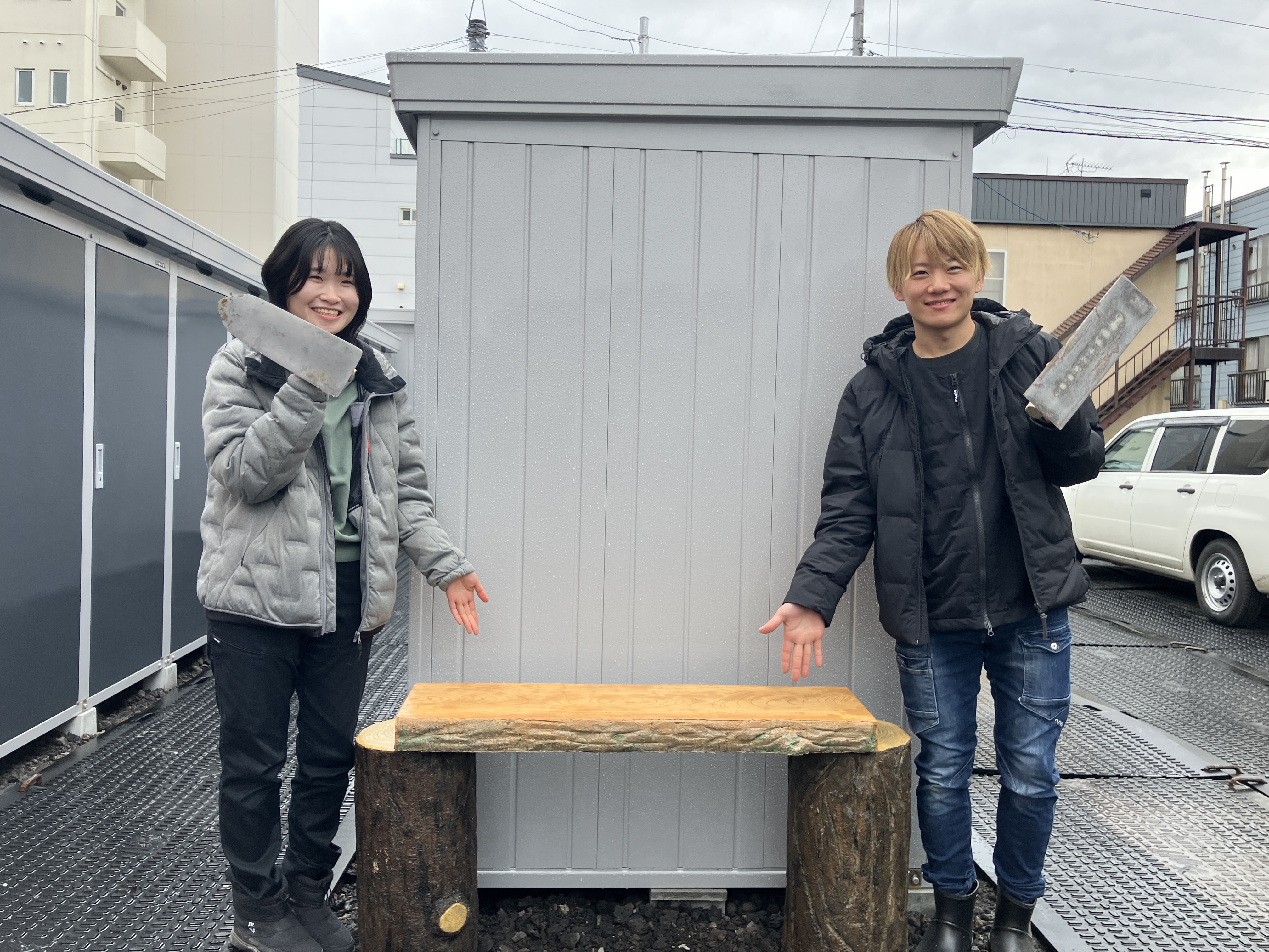 こちらは2人が技能訓練学校で製作したものです。ゼロからものづくりに取り組むことで、確かな技術を身につけることができます。