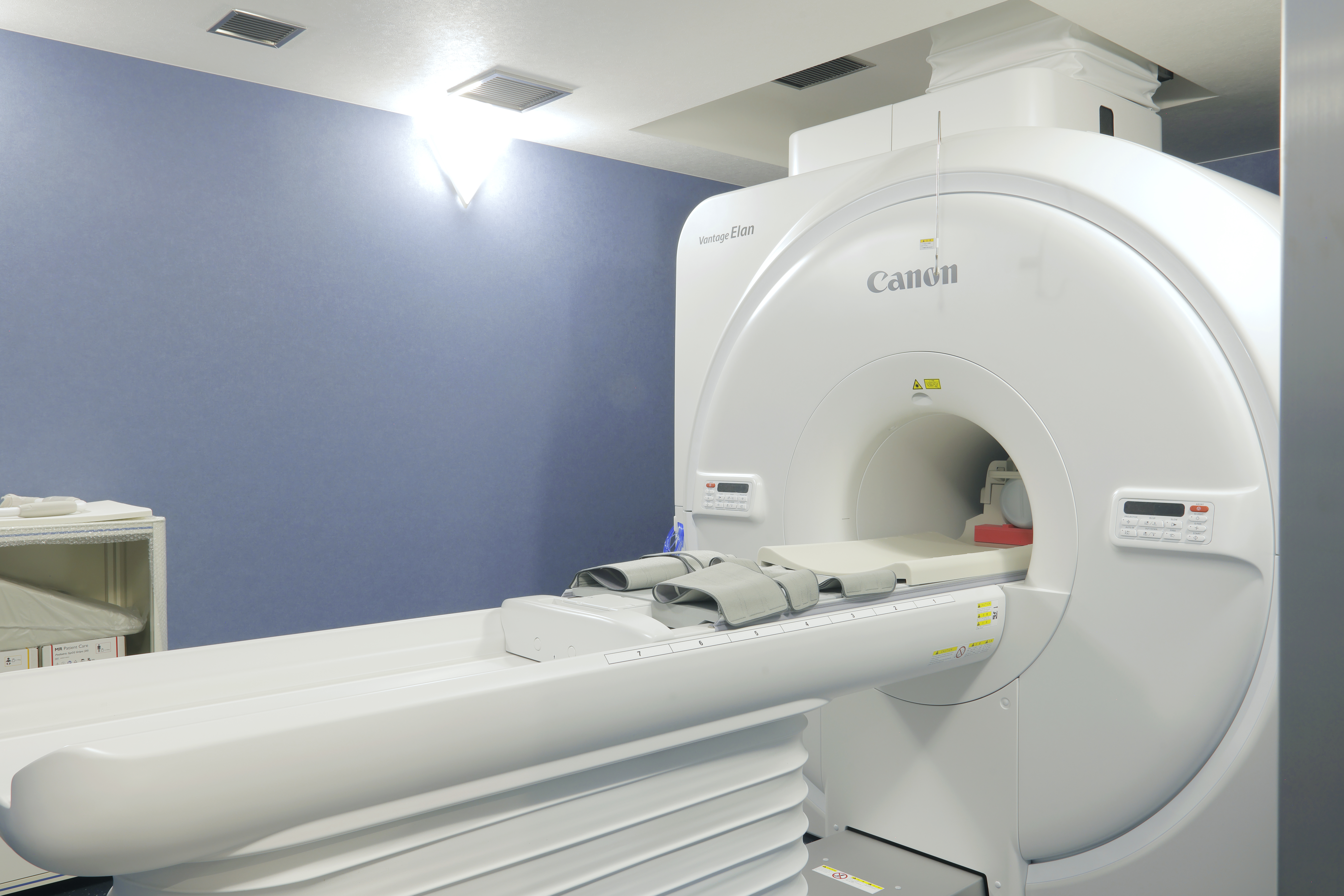 当社のお客様は、開業支援を通じて既に当社を信頼しているクリニックです。そのため、困り事の問い合わせに対応する「受け」の仕事がほとんどで、効率的に、安心して業務を進められます。