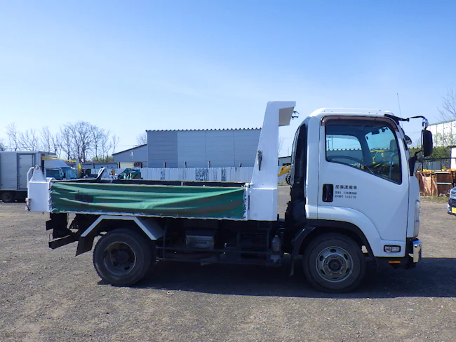 冬は進行中の工事現場の除雪をメインで行っております。日によっては早上がりができる日もありますよ◎