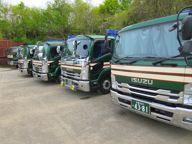 ドライバーは25名程在籍しています。若くて20代、ベテランさんで60代。当社のドライバーは前職さまざま!例えば、公務員だった方、製造業、整備士など…未経験でも気にせずご応募くださいね。