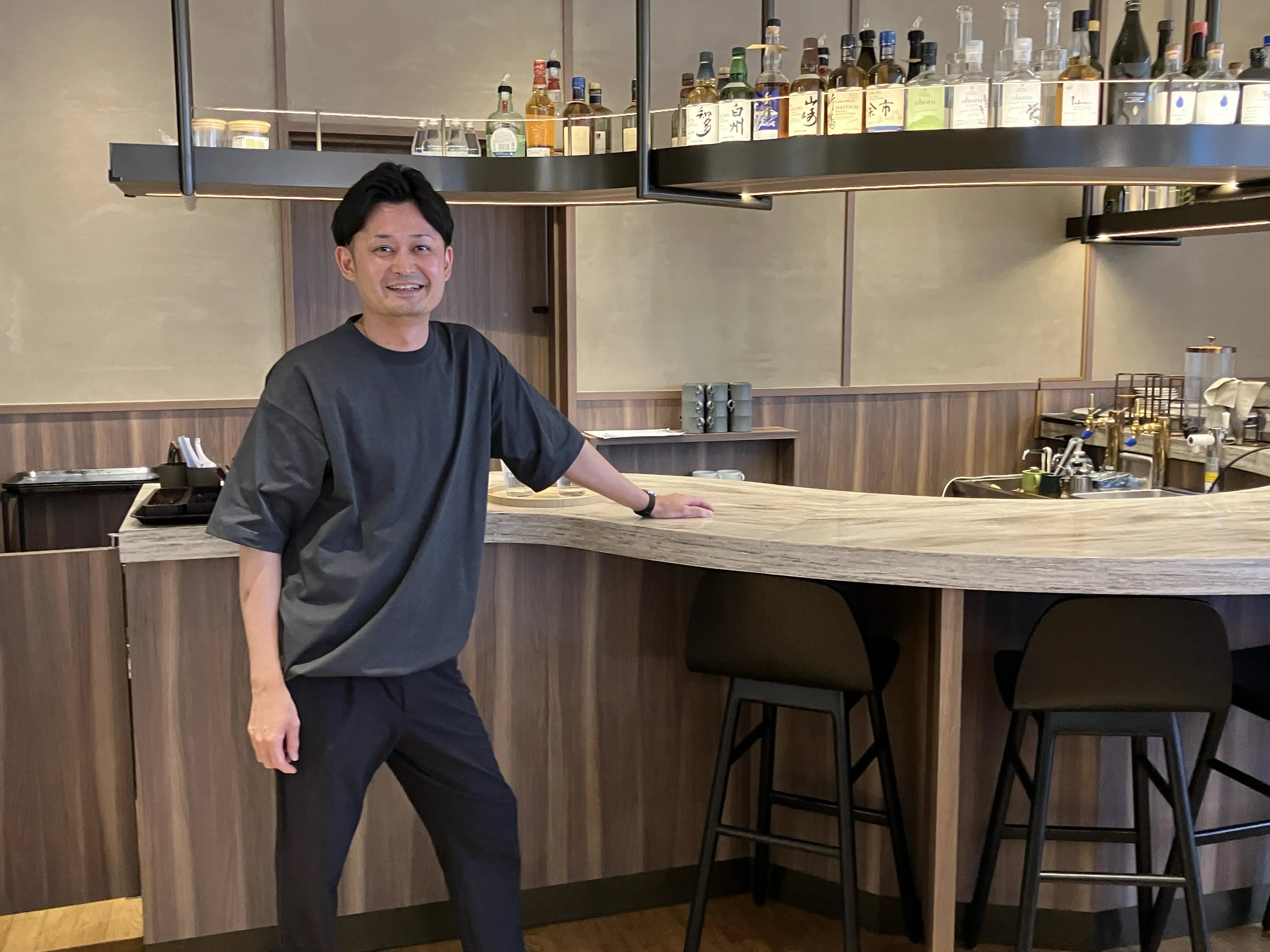 アルバイトから正社員を目指すこともできます。「お店が好き」「ここで働く人たちともっと深く関わりたい」そんな想いから社員になるスタッフも。まずはアルバイトとして働き、将来の選択肢を広げられる環境です。