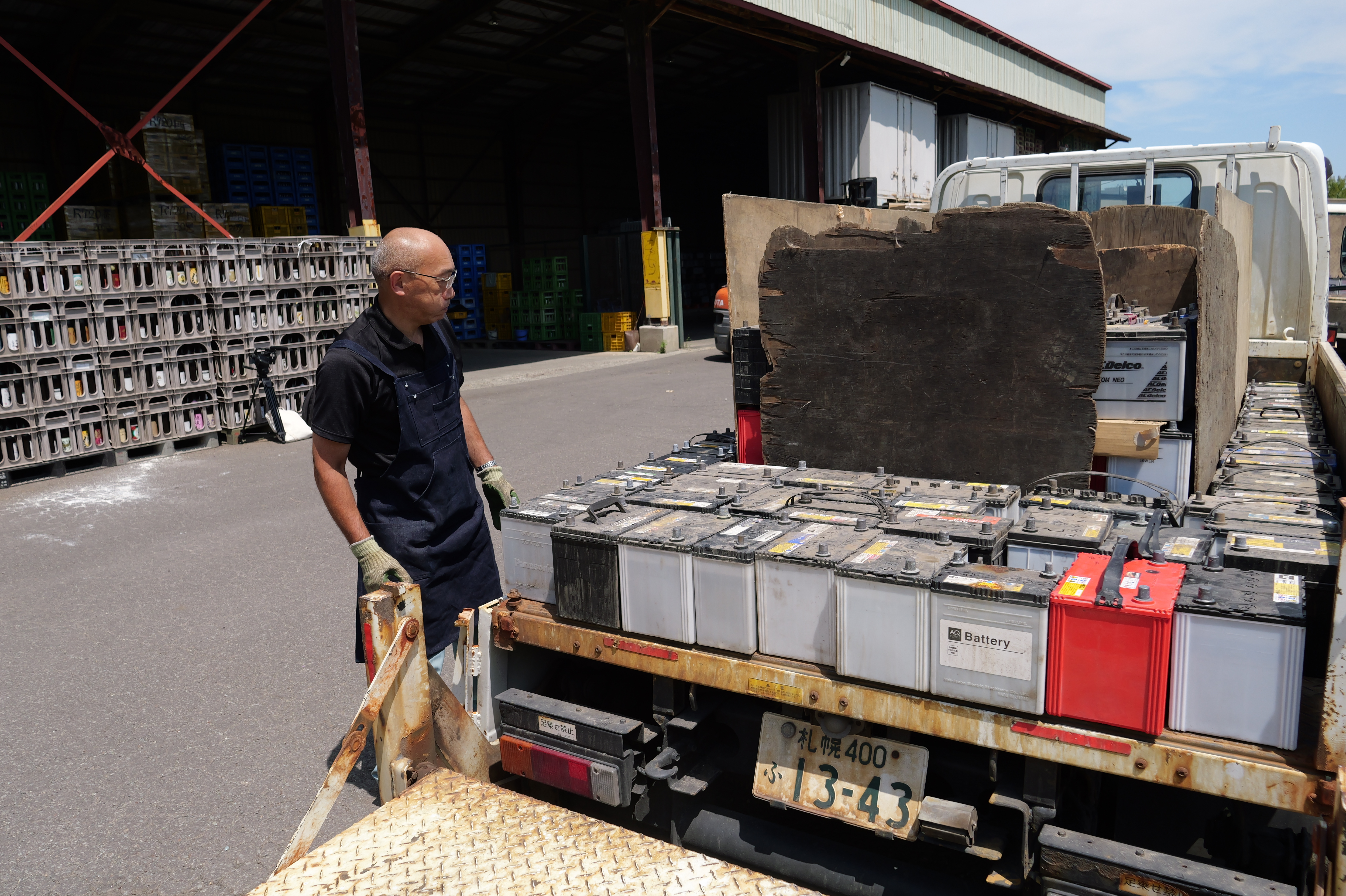 廃バッテリー回収では、環境に配慮した国内適正処理を徹底。その誠実な姿勢が評価され、大手ディーラー様からも厚い信頼をいただいています。SDGsが注目されるずっと前から私たちは地球に優しい事業を続けています。